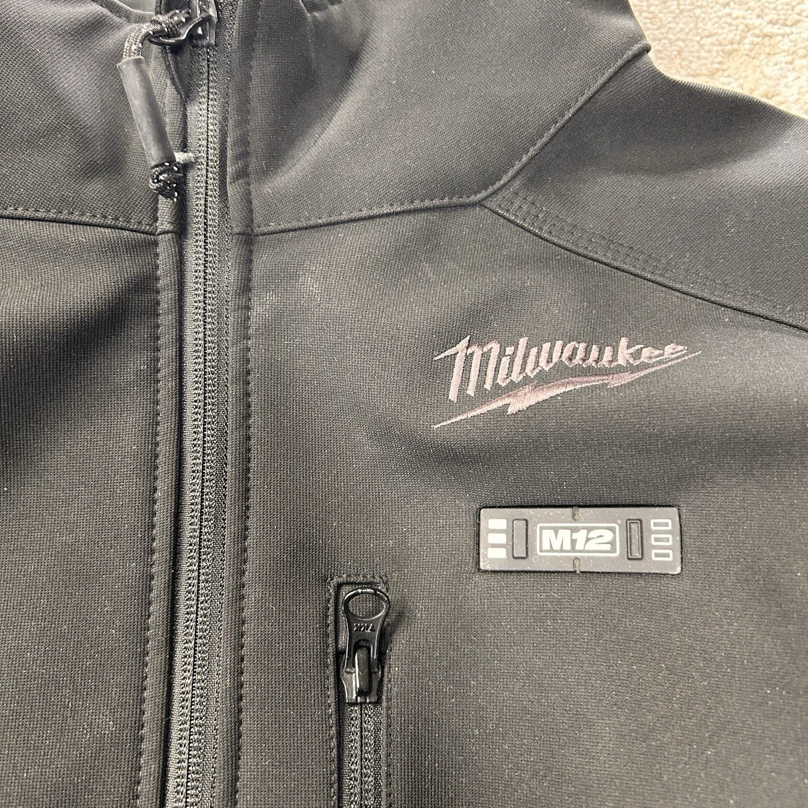 & Other Stories Milwaukee M12 Heated Softshell with 4.0 Ah Battery Pack Sz M Size US M / EU 48-50 / 2 - 2 Thumbnail