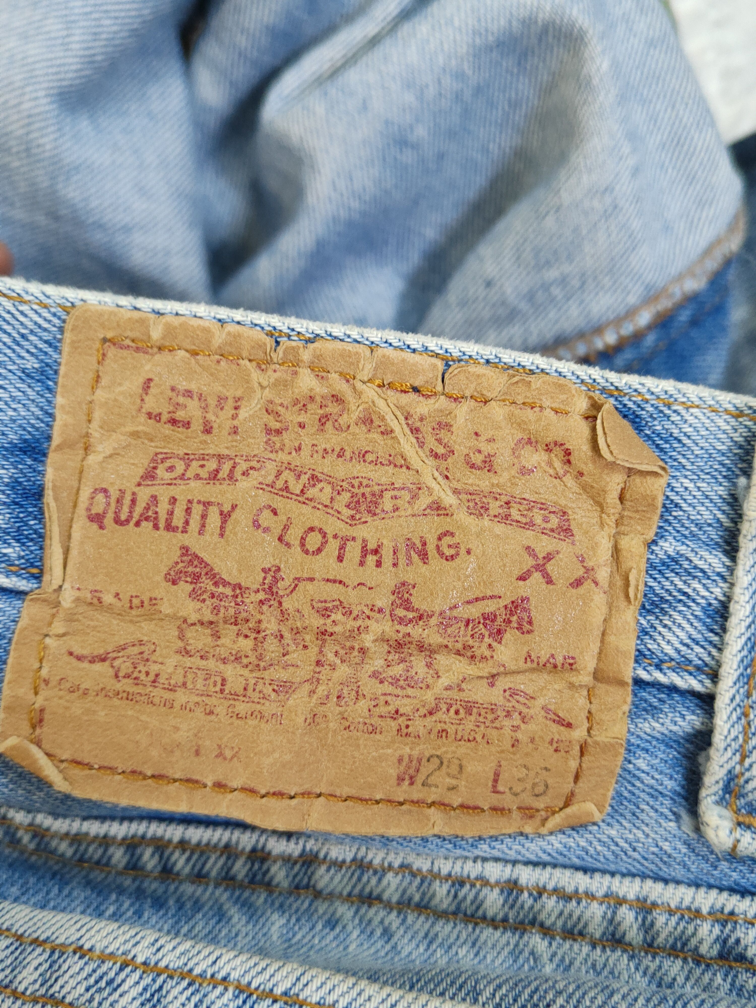 Levi's Levi's vintage faded Distressed Ripped denim Jeans #W1304 Size US 29 - 12 Thumbnail
