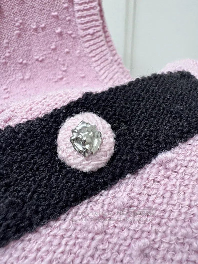 Chanel Chanel Pink and black knitted vest Size XS / US 0-2 / IT 36-38 - 3 Thumbnail