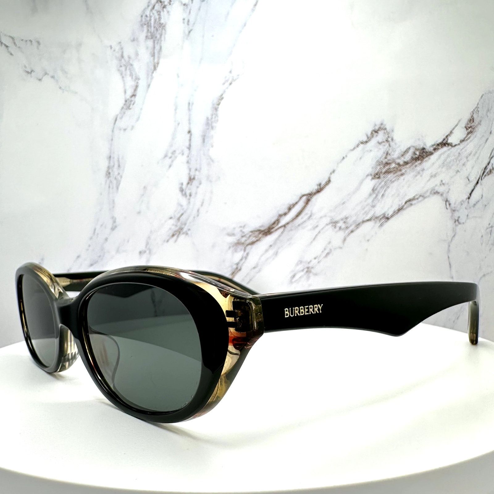 Burberry New Burberry Sunglasses Black Vintage Check Oval Gold Logo Size ONE SIZE - 3 Thumbnail