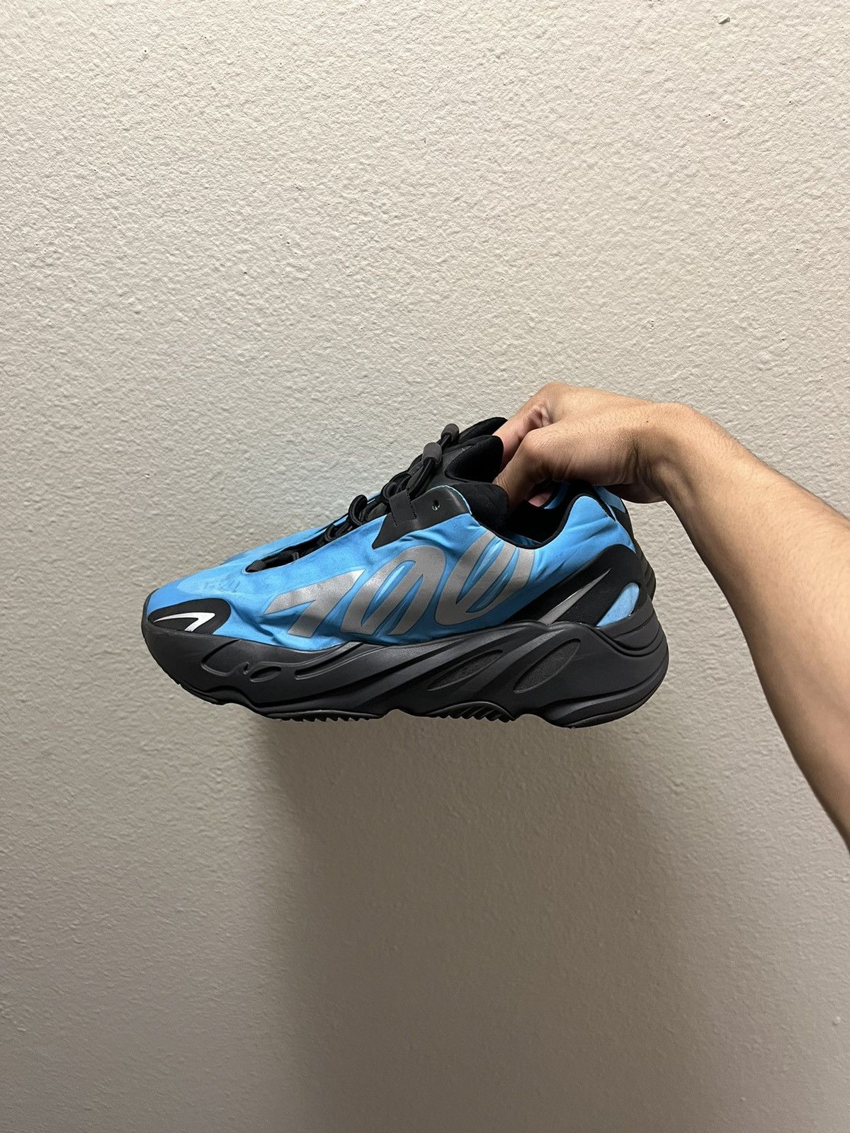Adidas Yeezy Boost 300 MNVN Size US 9 / EU 42 - 2 Thumbnail