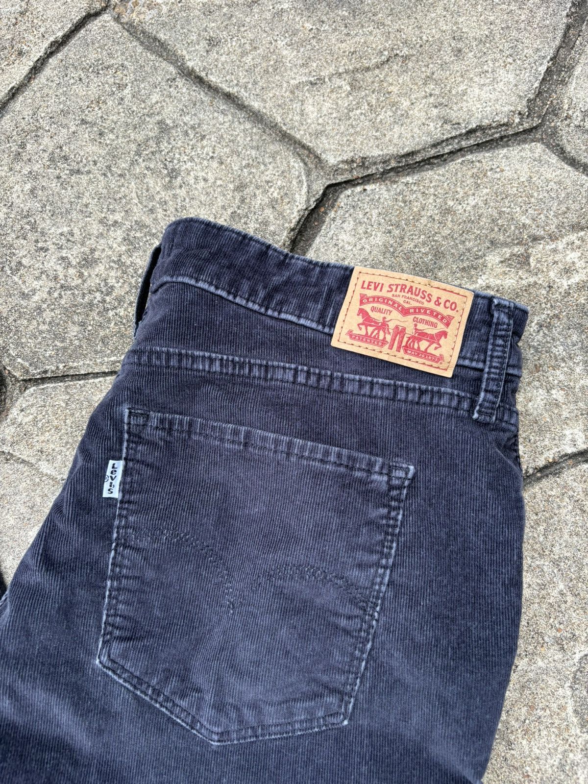Levi's × Vintage Y2K Levi 725 Bootcut Black Corduroy Jeans Size US 33 - 5 Thumbnail