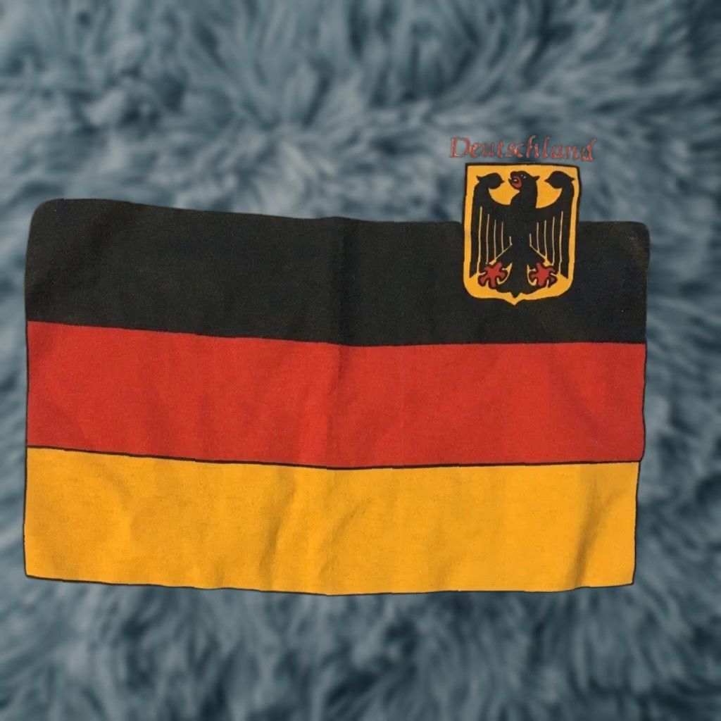 Vintage VINTAGE Germany Flag Faded Shirt S USA Europe College Army School PE Grunge 90s Nike Shirt Size US S / EU 44-46 / 1 - 1 Thumbnail