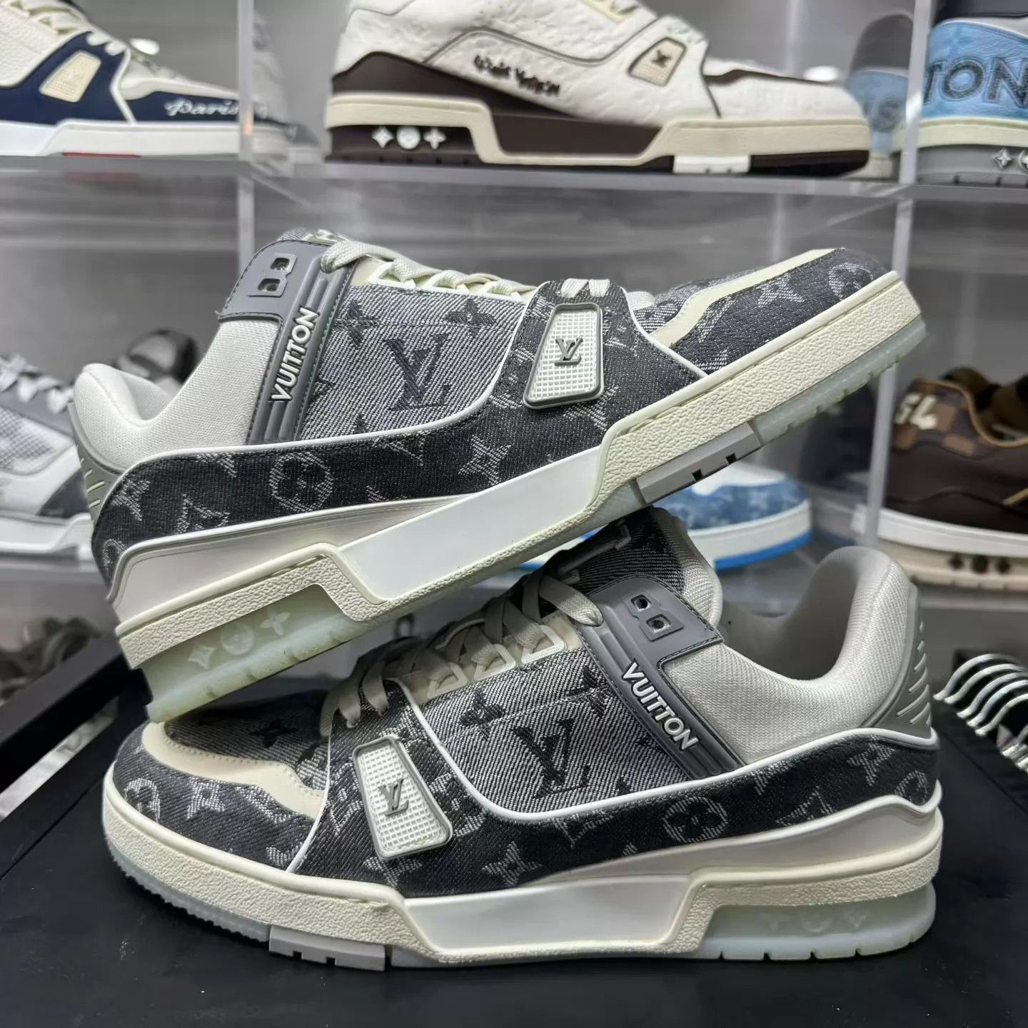 Louis Vuitton Lv Trainer Gray & White Denim 41.5 Near Mint Size US 8.5 / EU 41-42 - 2 Thumbnail