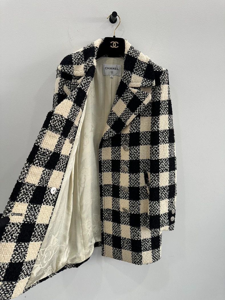 Chanel Chanel Black and Beige Checkered Coat -2505 Size US XS / EU 42 / 0 - 3 Thumbnail