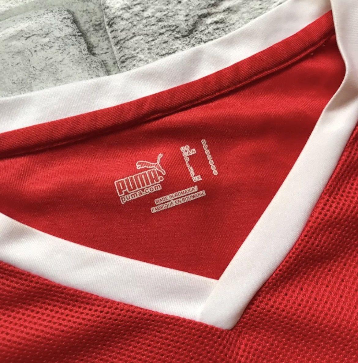 Puma × Vintage Mens T Shirt Jersey Puma Switzerland Size S Size US S / EU 44-46 / 1 - 6 Thumbnail