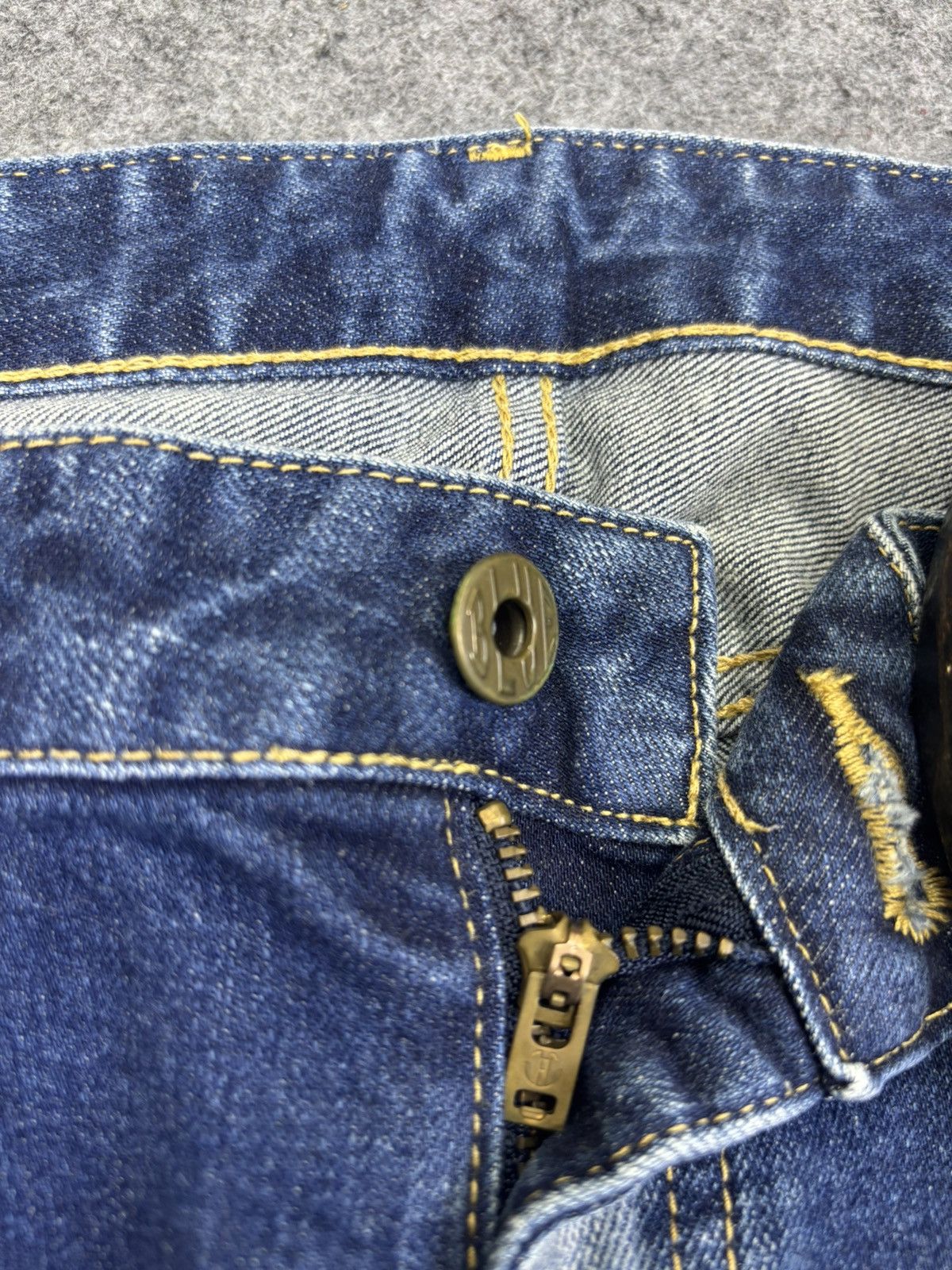 Japan Blue JAPAN BLUE Camarillo Distressed Painter Skinny Denim F877 Size US 36 / EU 52 - 7 Thumbnail
