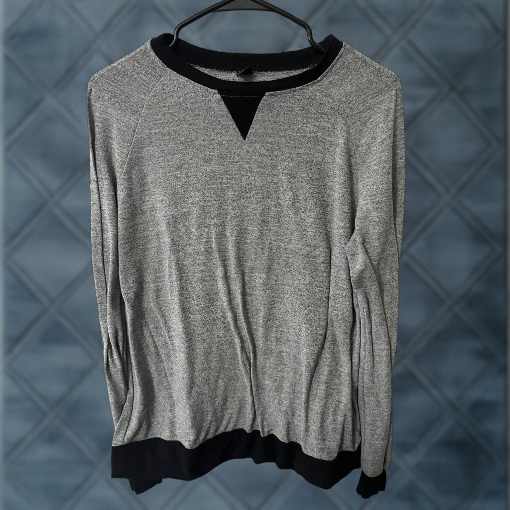 Shein SheIn T-Shirt Gray Long Sleeve Tunic Accent Colorblock Casual Classic Nylon? Size L / US 10 / IT 46 - 1 Thumbnail