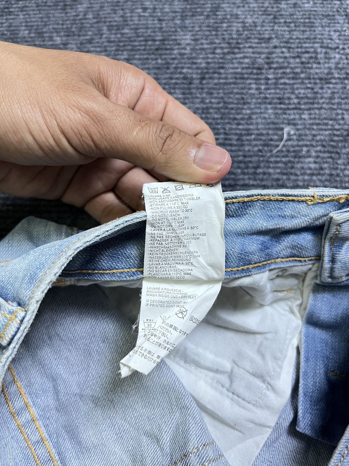 Dsquared2 Dsquared2 distressed low-rise mini denim shorts Size 28" / US 6 / IT 42 - 12 Thumbnail