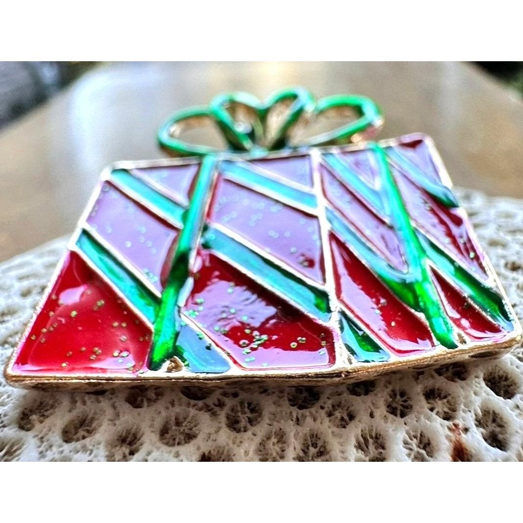 Handmade Christmas Present Brooch Pin New Red Green Festive Holiday G Size ONE SIZE - 9 Thumbnail