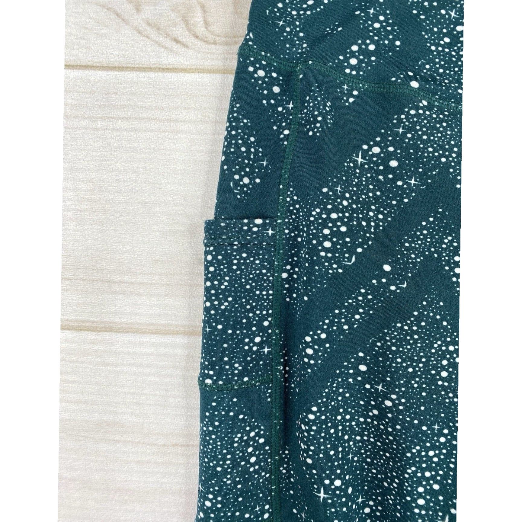 Logo 7 POP Fit Leggings Womens L Green Splatter Pockets Logo Pull On Yoga Running Capri Activewear Womens L Green Logo Pockets Size 27" / US 4 / IT 40 - 2 Thumbnail