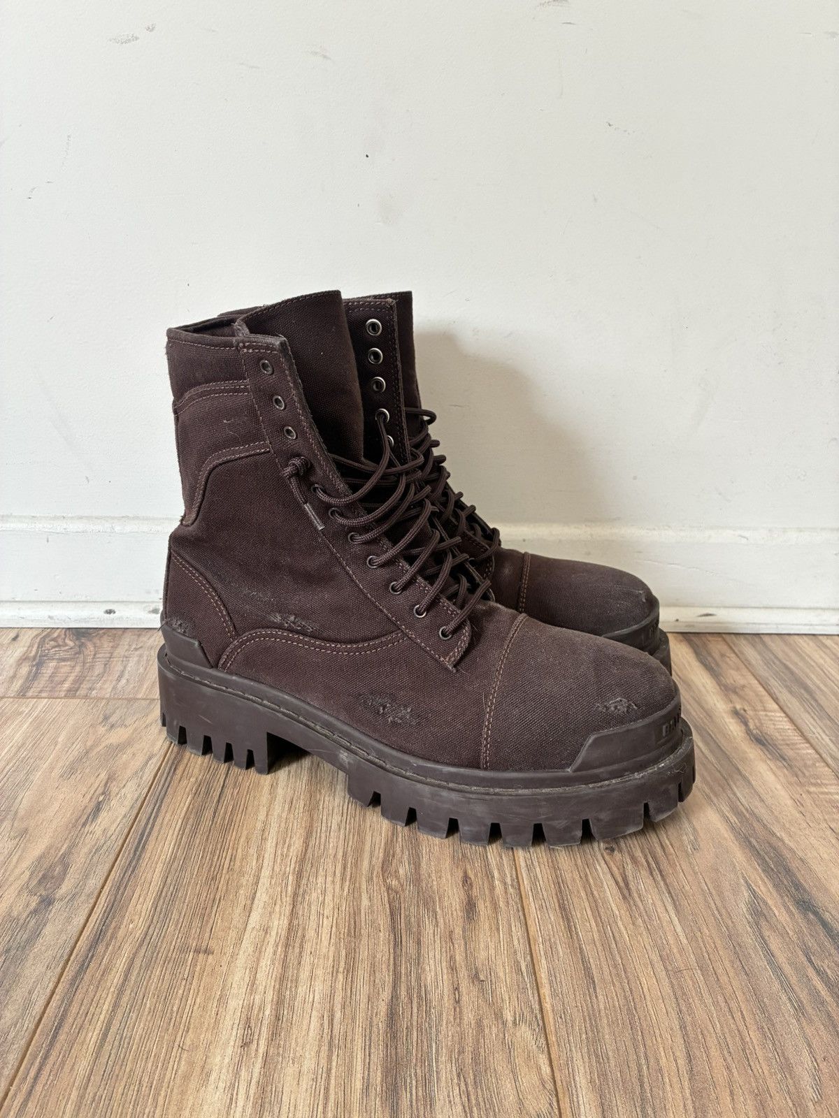 Balenciaga Balenciaga SS22 Distressed Striker Boots Size US 9.5 / EU 42-43 - 1 Thumbnail