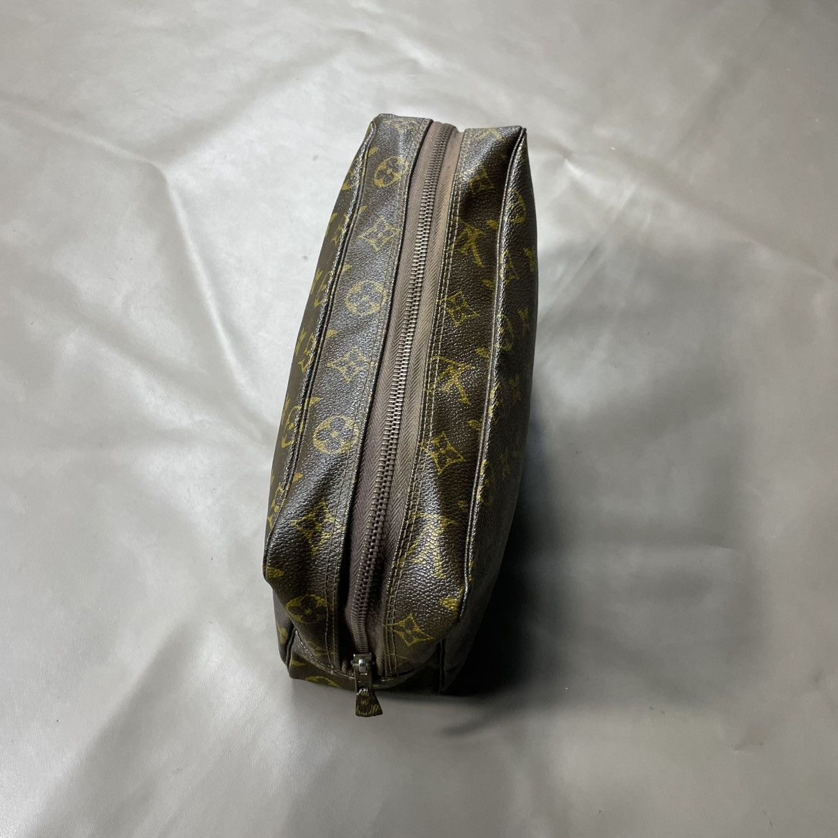 Louis Vuitton Louis Vuitton Toiletry Pouch Brown Size ONE SIZE - 4 Thumbnail