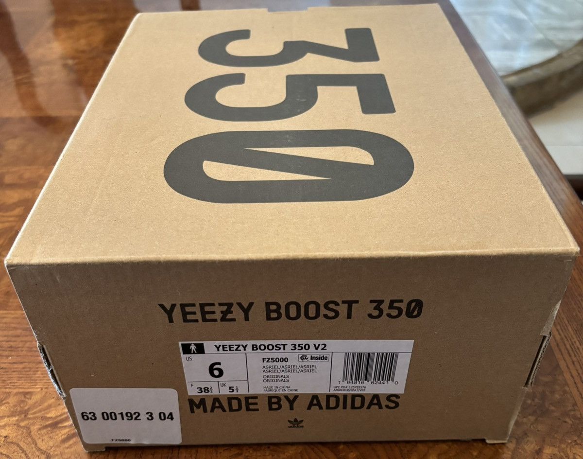 Yeezy adidas Yeezy Boost 350 V2 ‘Carbon' Size US 6 / EU 39 - 8 Thumbnail