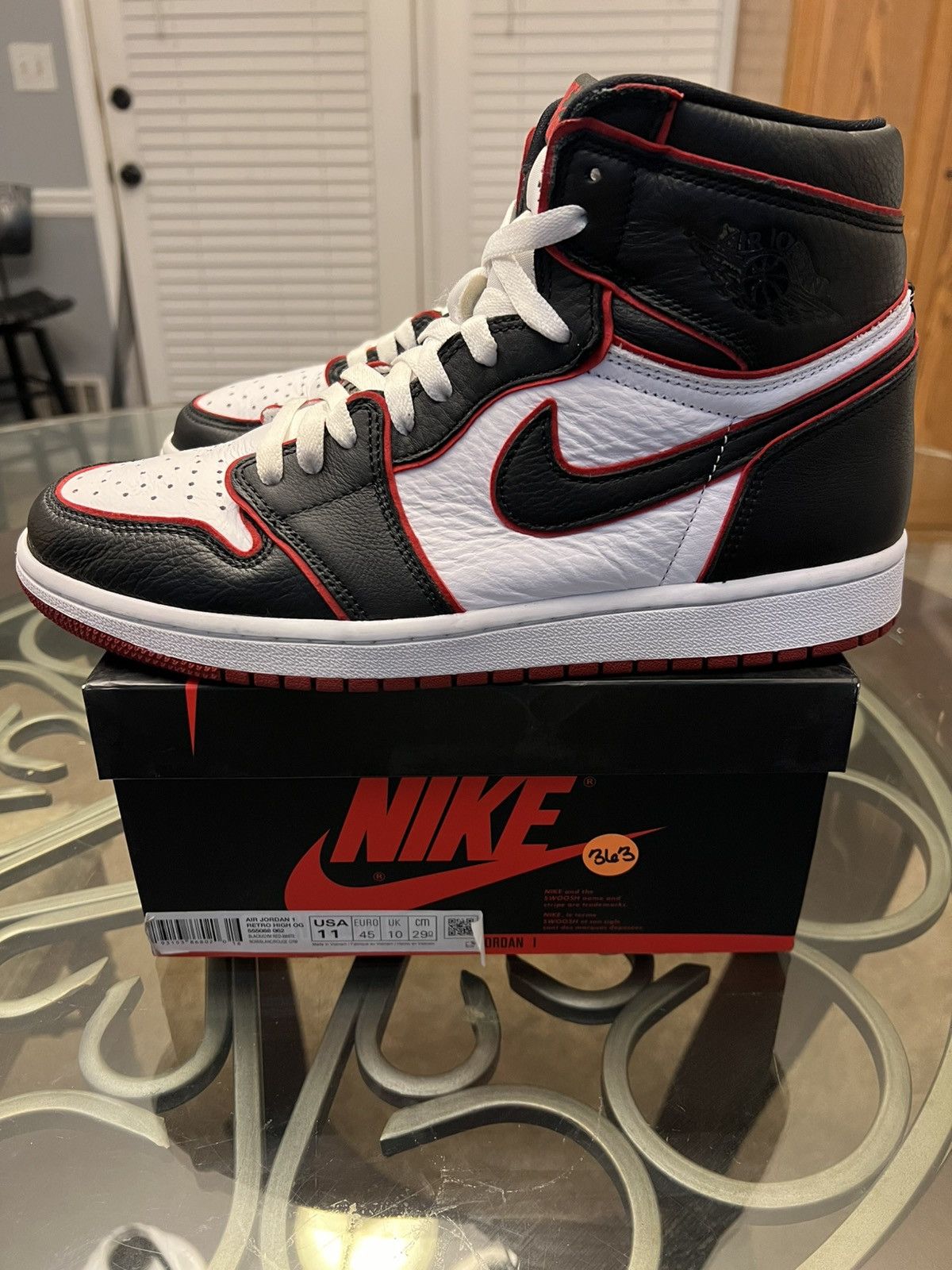 Jordan Brand Jordan 1 Retro High “Bloodline” 2019 Size US 11 / EU 44 - 2 Thumbnail