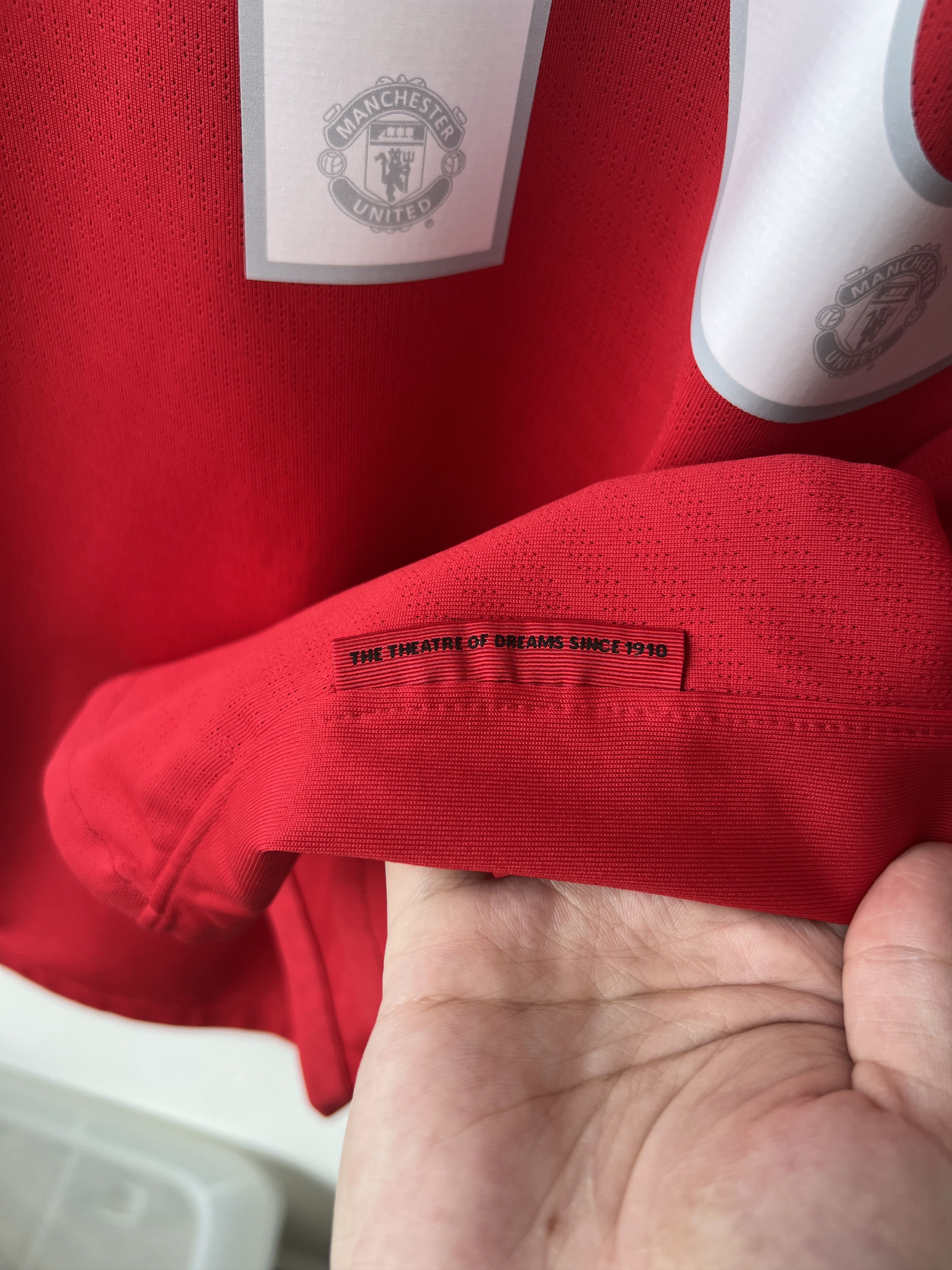Nike (L) Manchester United 2009-10 Home Kit Rooney #10 Size US L / EU 52-54 / 3 - 7 Thumbnail