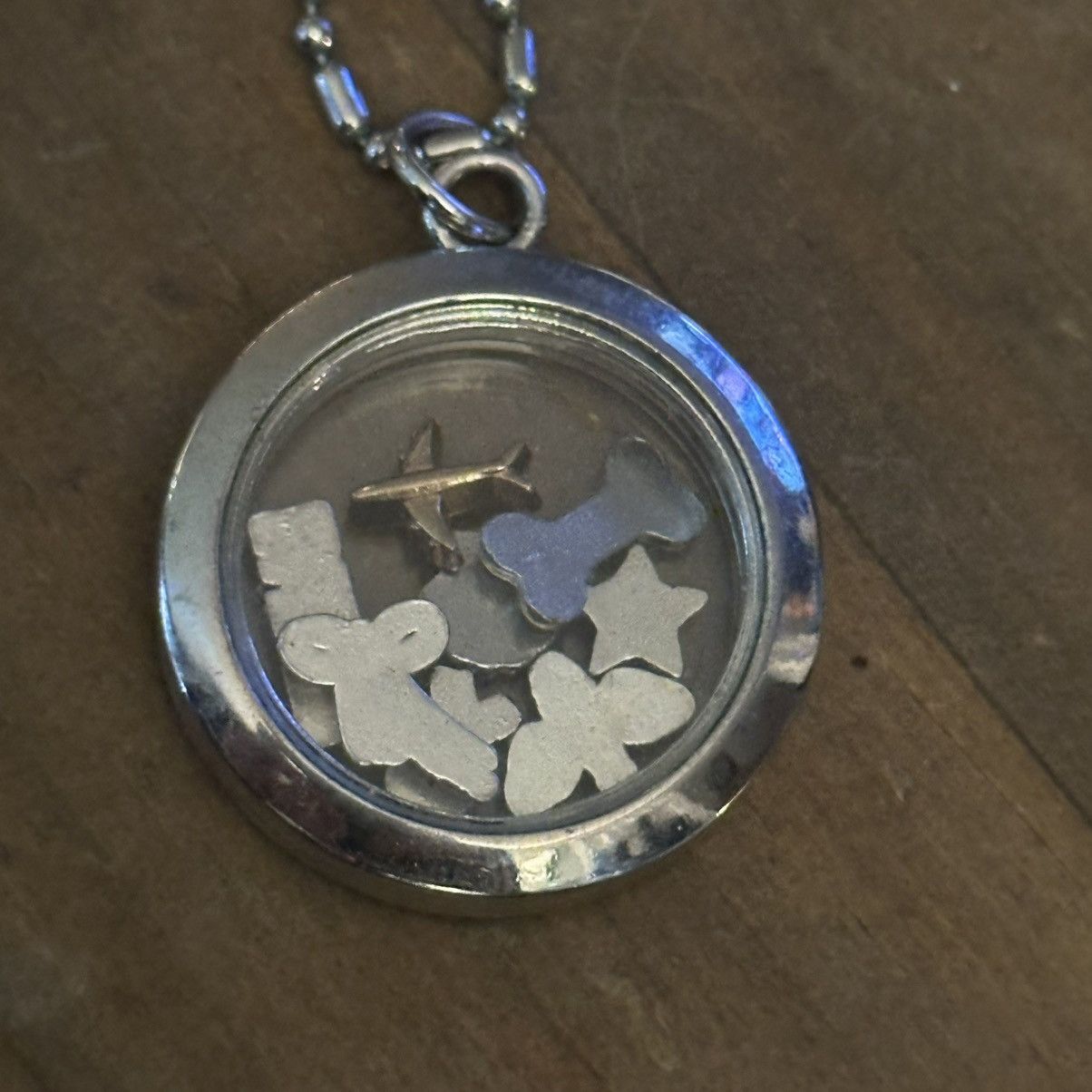Other Silver tone round floating charm pendant necklace Size ONE SIZE - 4 Thumbnail