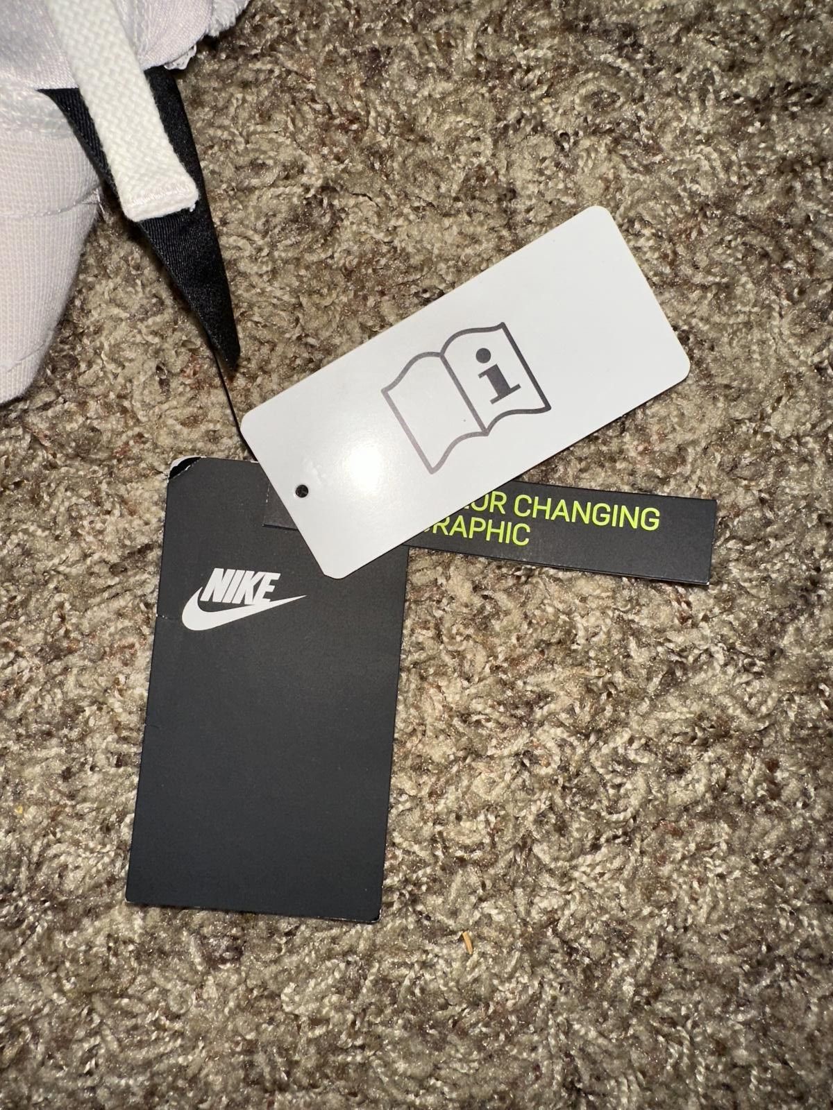 Nike Nike Big Kids (Boy’s) Sportswear Fleece Crop Sweatpants Sample Size US 26 / EU 42 - 12 Thumbnail