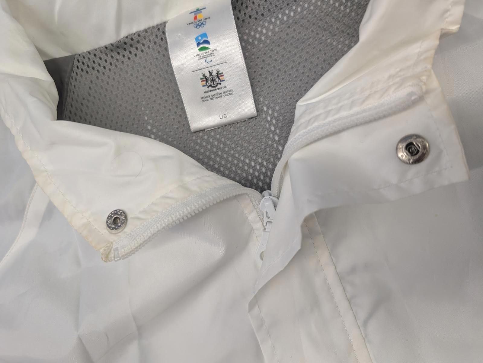 Hudsons Bay Vancouver 2010 Winter Olympics Torch Relay Rain Jacket Size US L / EU 52-54 / 3 - 3 Thumbnail