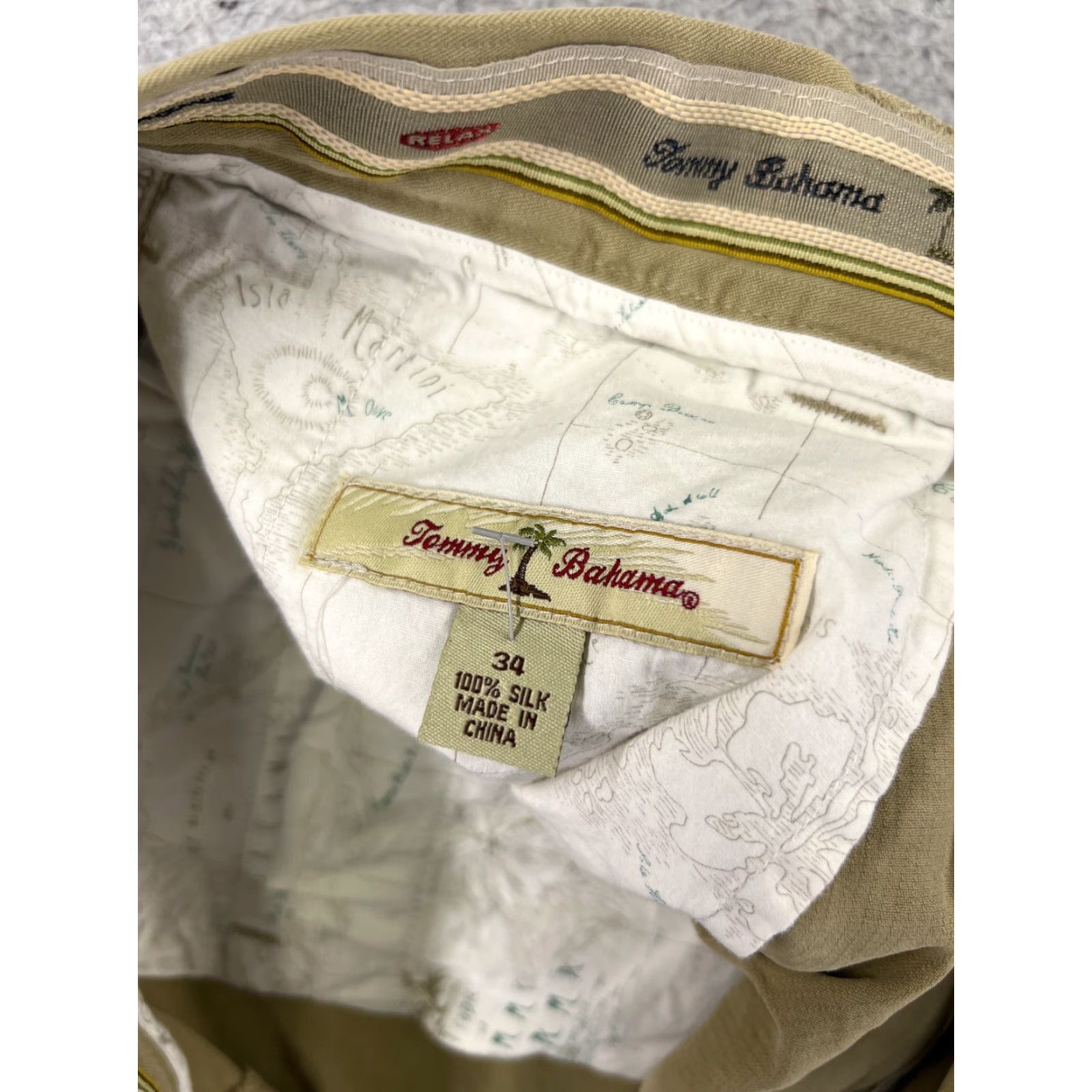 Tommy Bahama Tommy Bahama Shorts Mens 34 Beige Silk Pleated Bermuda Casual Beach Resort 100% Silk Easy Care Pockets Quick Dry Logo Vintage No Mens Size US 34 / EU 50 - 7 Thumbnail