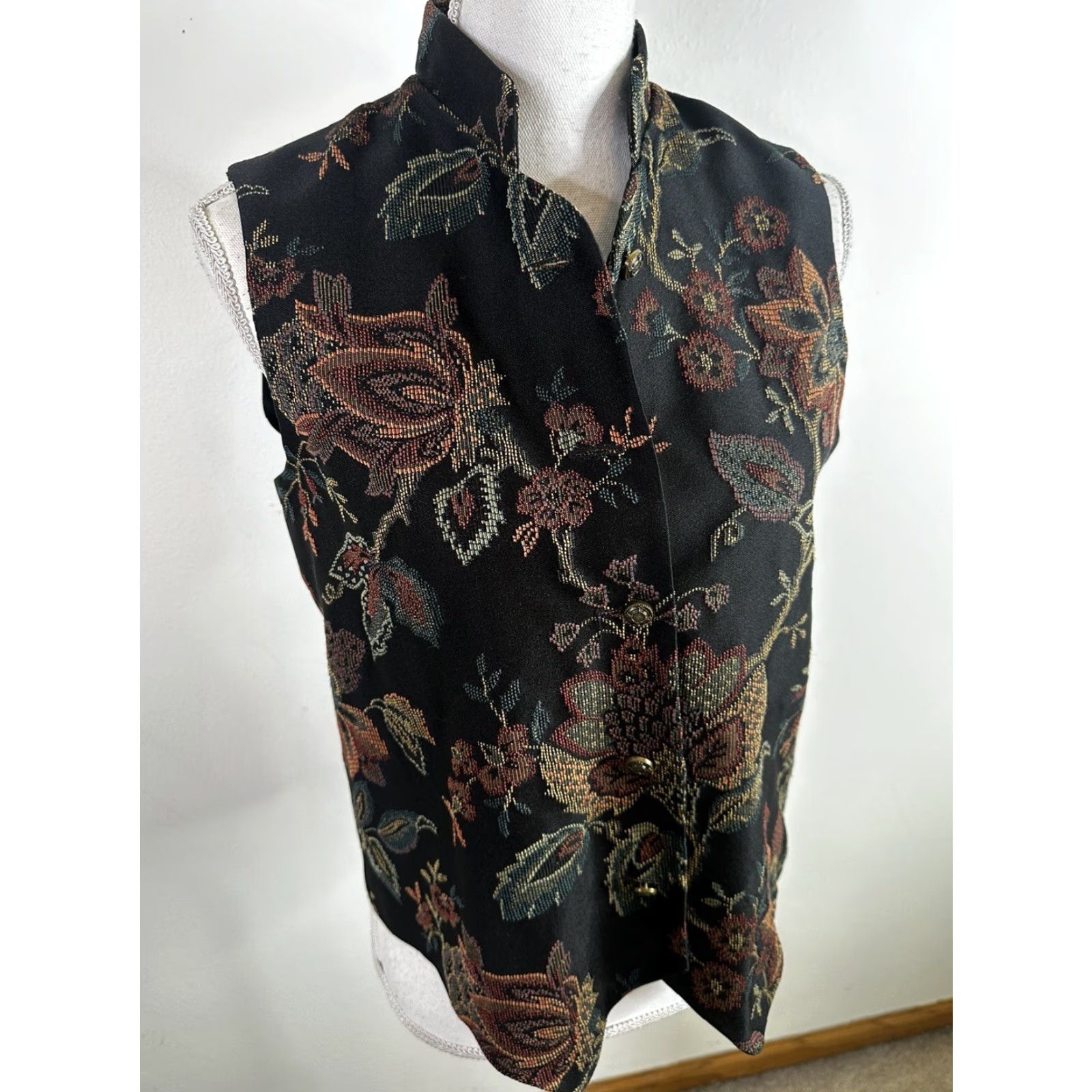 Vintage VINTAGE Vest Womens M Black Floral Tapestry 80s 90s Bohemian Hipster Flower Craft Jacket Co​ttagecore Size M / US 6-8 / IT 42-44 - 2 Thumbnail