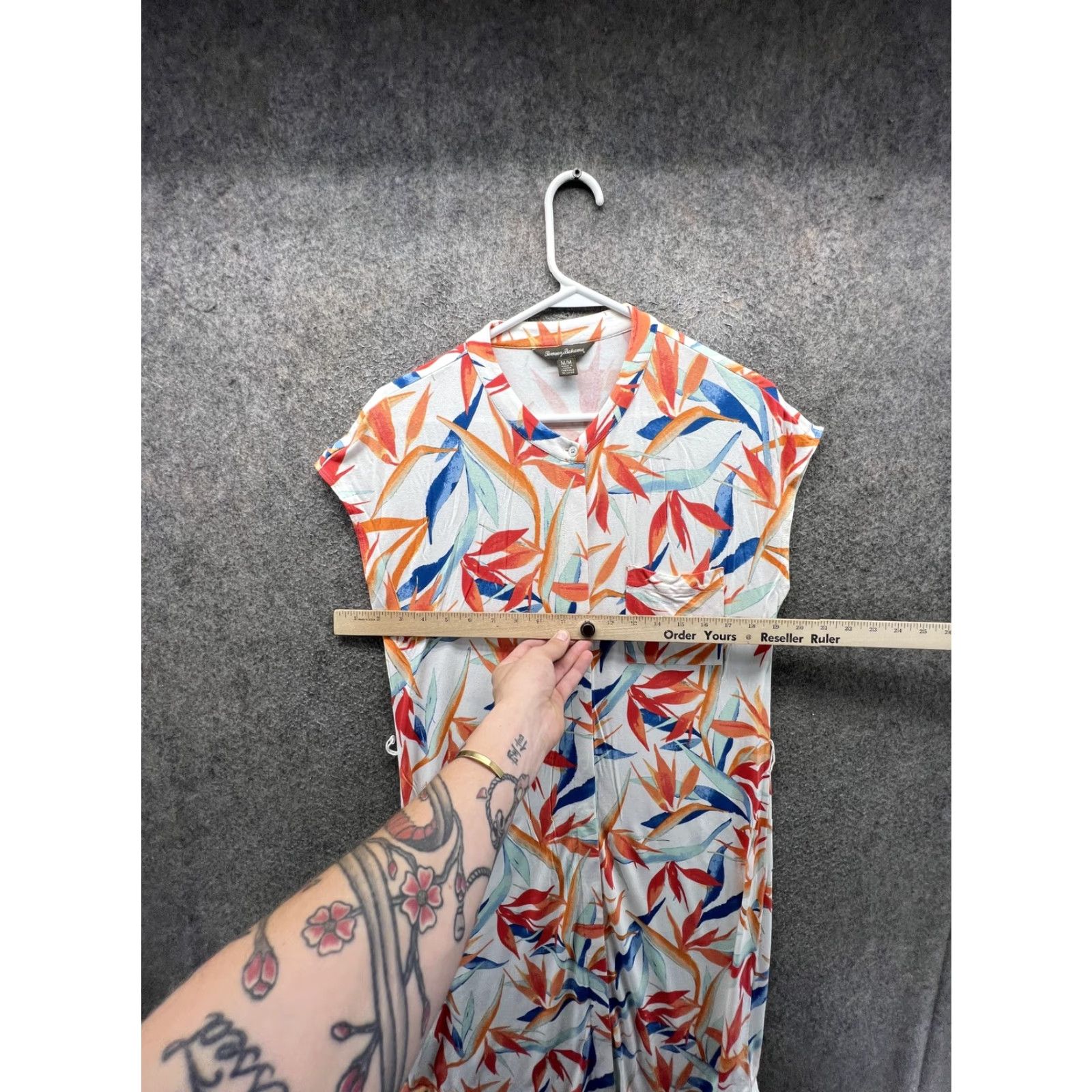Tommy Bahama Tommy Bahama T Shirt Dress Womens Medium Multicolor Floral Henley Cap Sleeve Dress Size M / US 6-8 / IT 42-44 - 3 Thumbnail