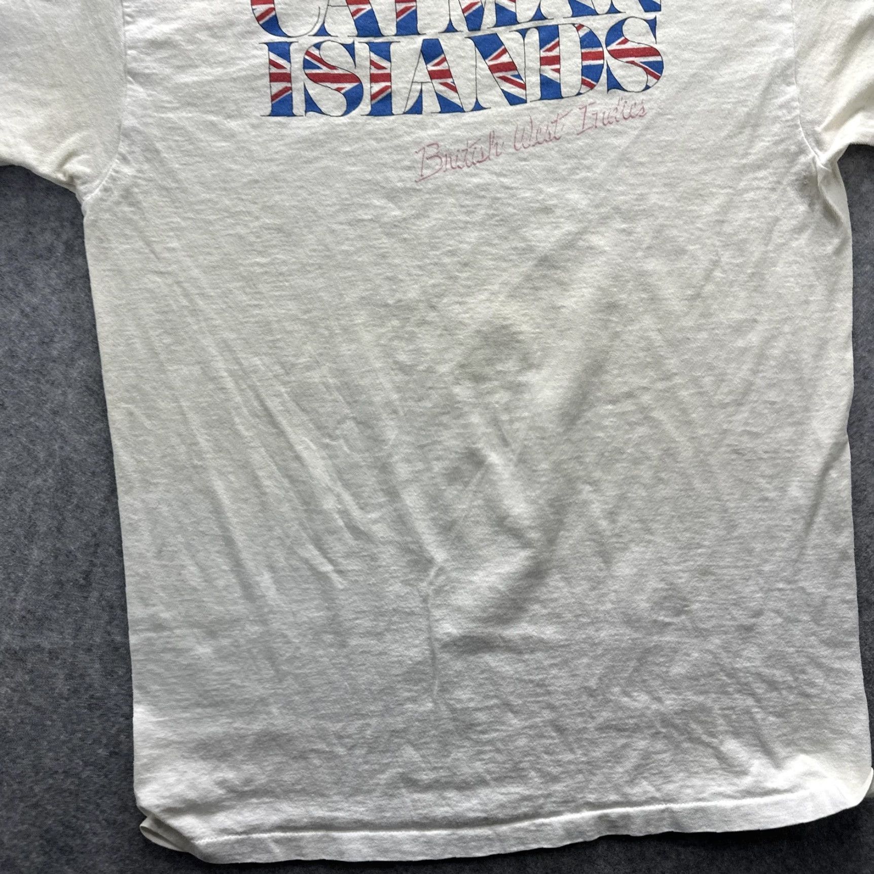 Anvil VINTAGE Anvil Cayman Islands Shirt Mens Large White Graphic Print Travel 90s US Made Crew Neck Short Sleeve Size US L / EU 52-54 / 3 - 4 Thumbnail
