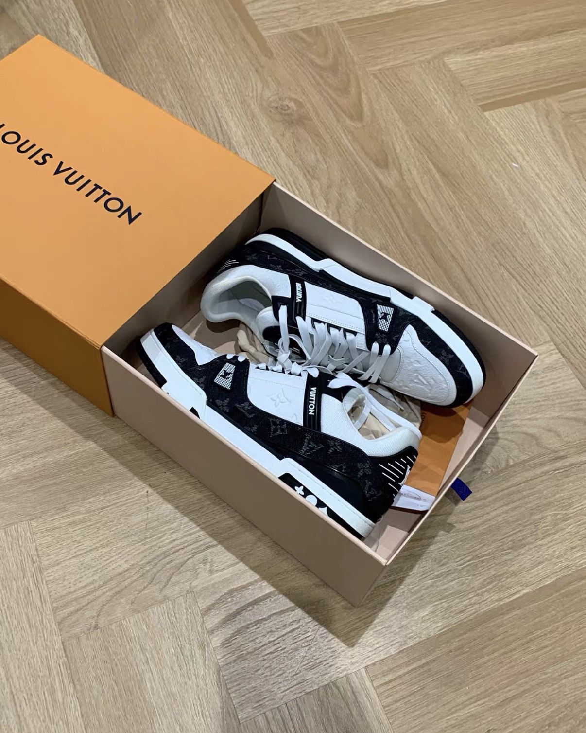 Louis Vuitton Louis Vuitton Trainer Black Denim J42 Size US 10.5 / EU 43-44 - 1 Thumbnail