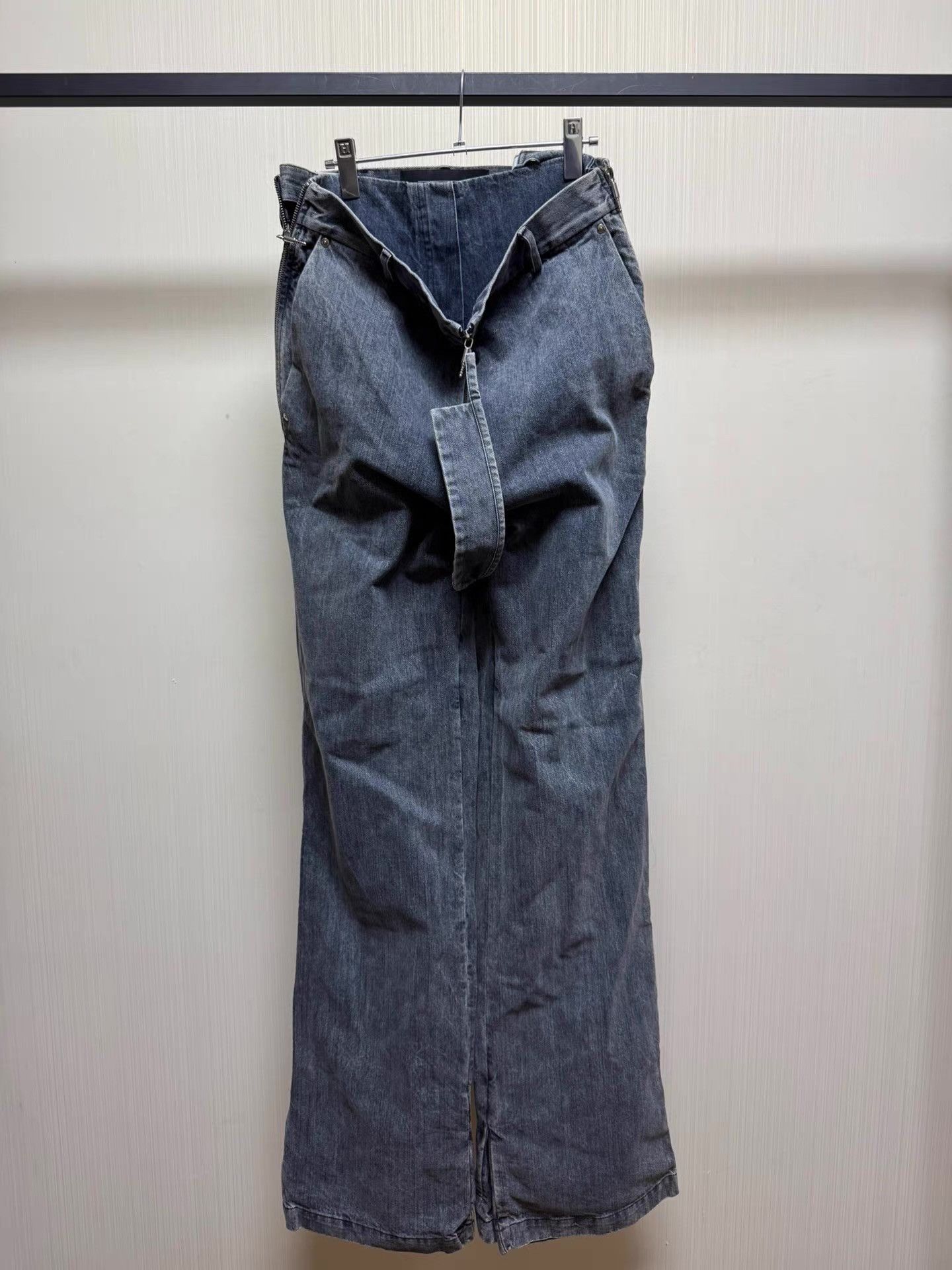 Anonymous Club Anonymous Size US 32 / EU 48 - 1 Thumbnail