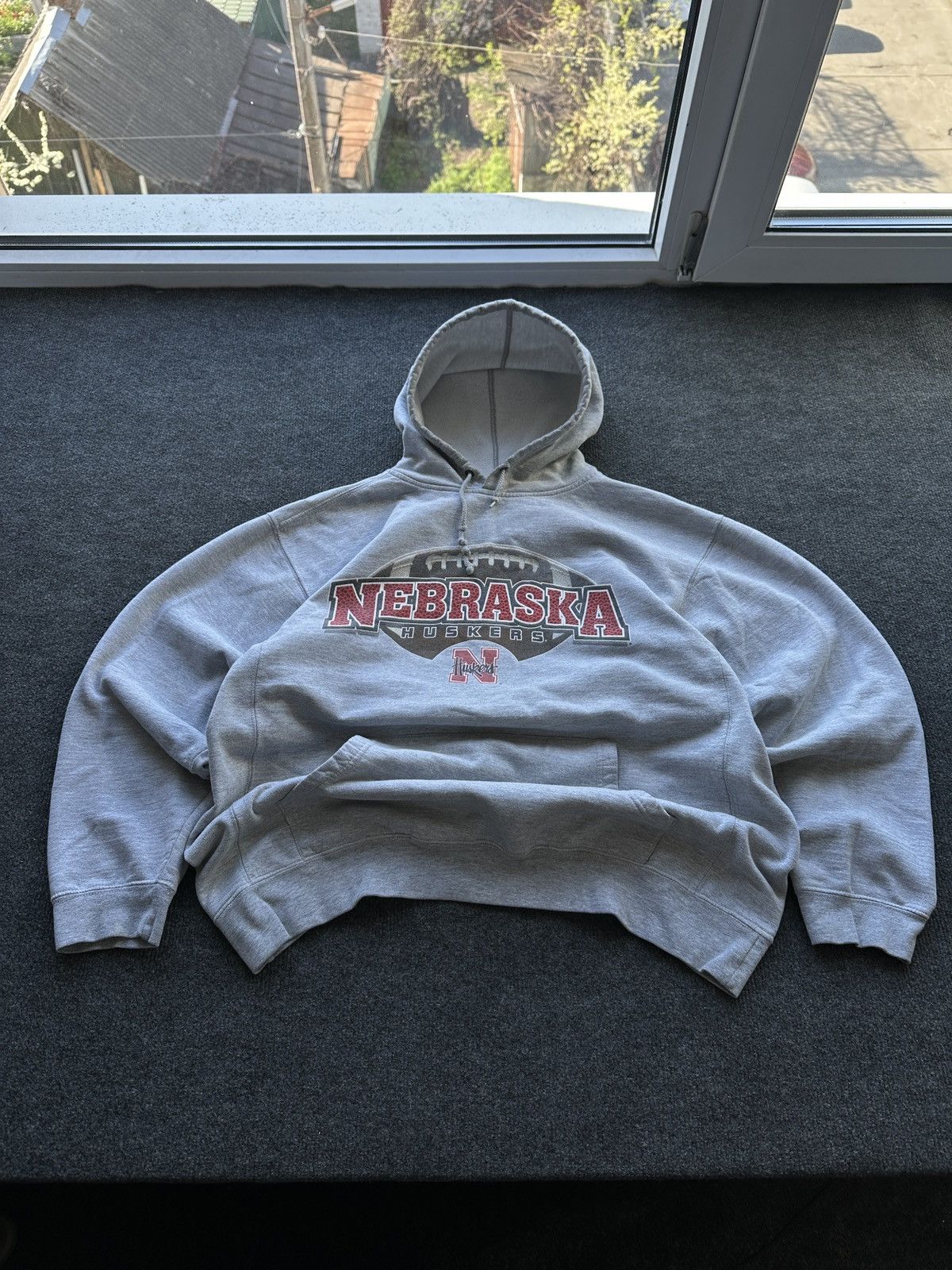Vintage NEBRASKA HUSKERS 🚨 MEN GRAY BOXY HOODIE BIG LOGO Size US L / EU 52-54 / 3 - 1 Thumbnail