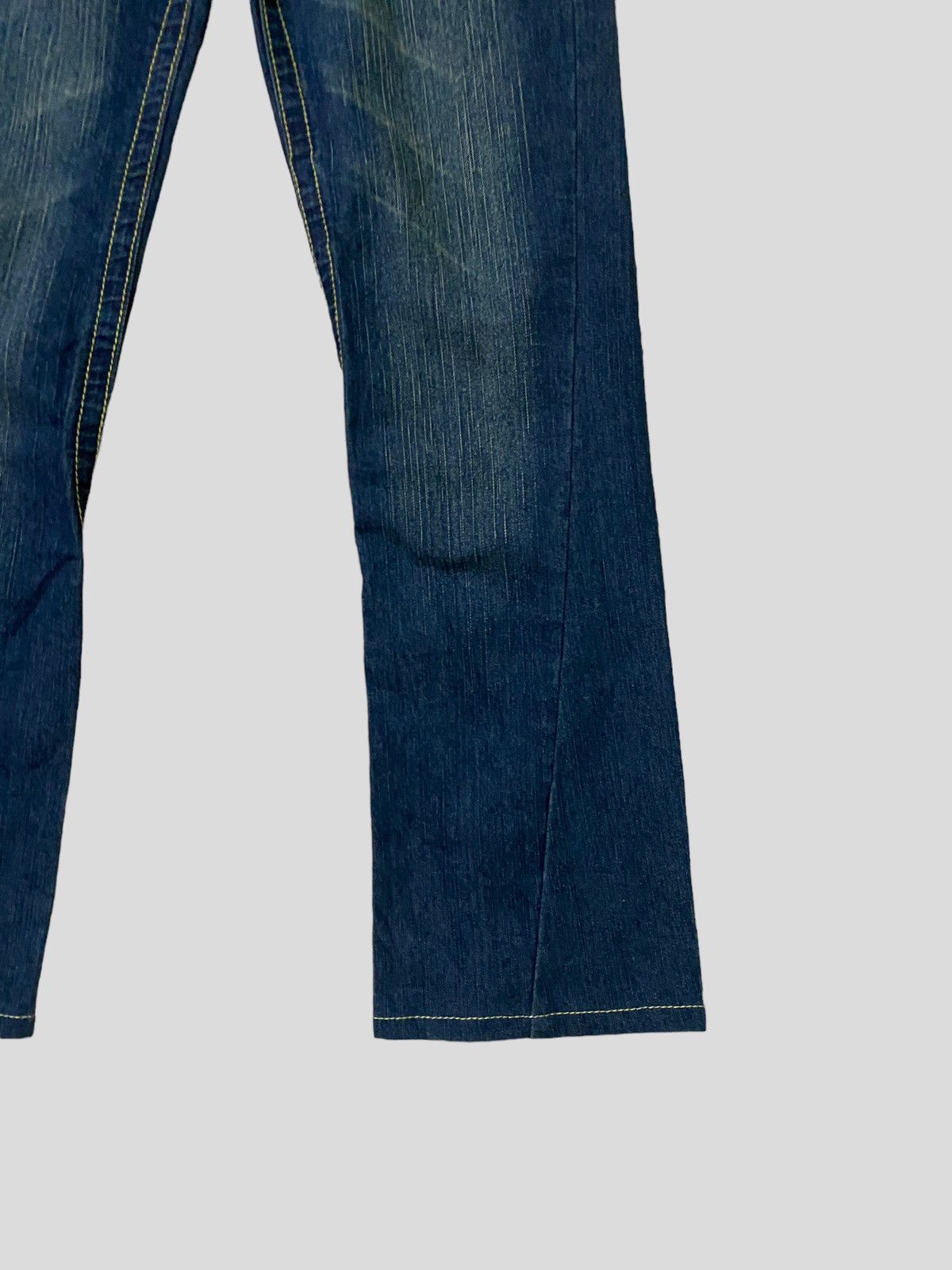 True Religion × Vintage Flared TRUE RELIGION Embroidered Back Pocket Denim Size US 28 / EU 44 - 7 Thumbnail