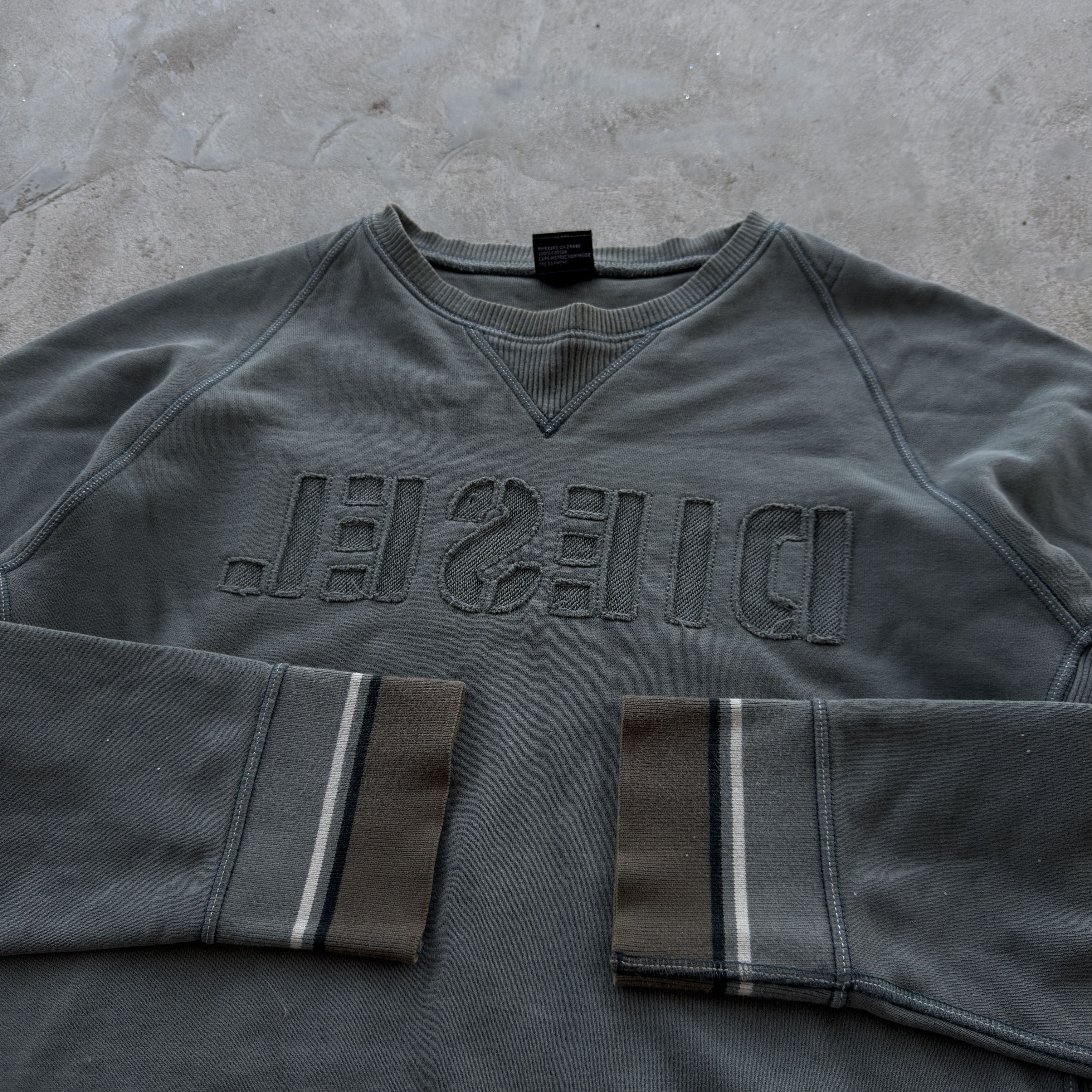 Diesel Vintage 90s Diesel Faded Crewneck Sweatshirt Size US L / EU 52-54 / 3 - 4 Thumbnail