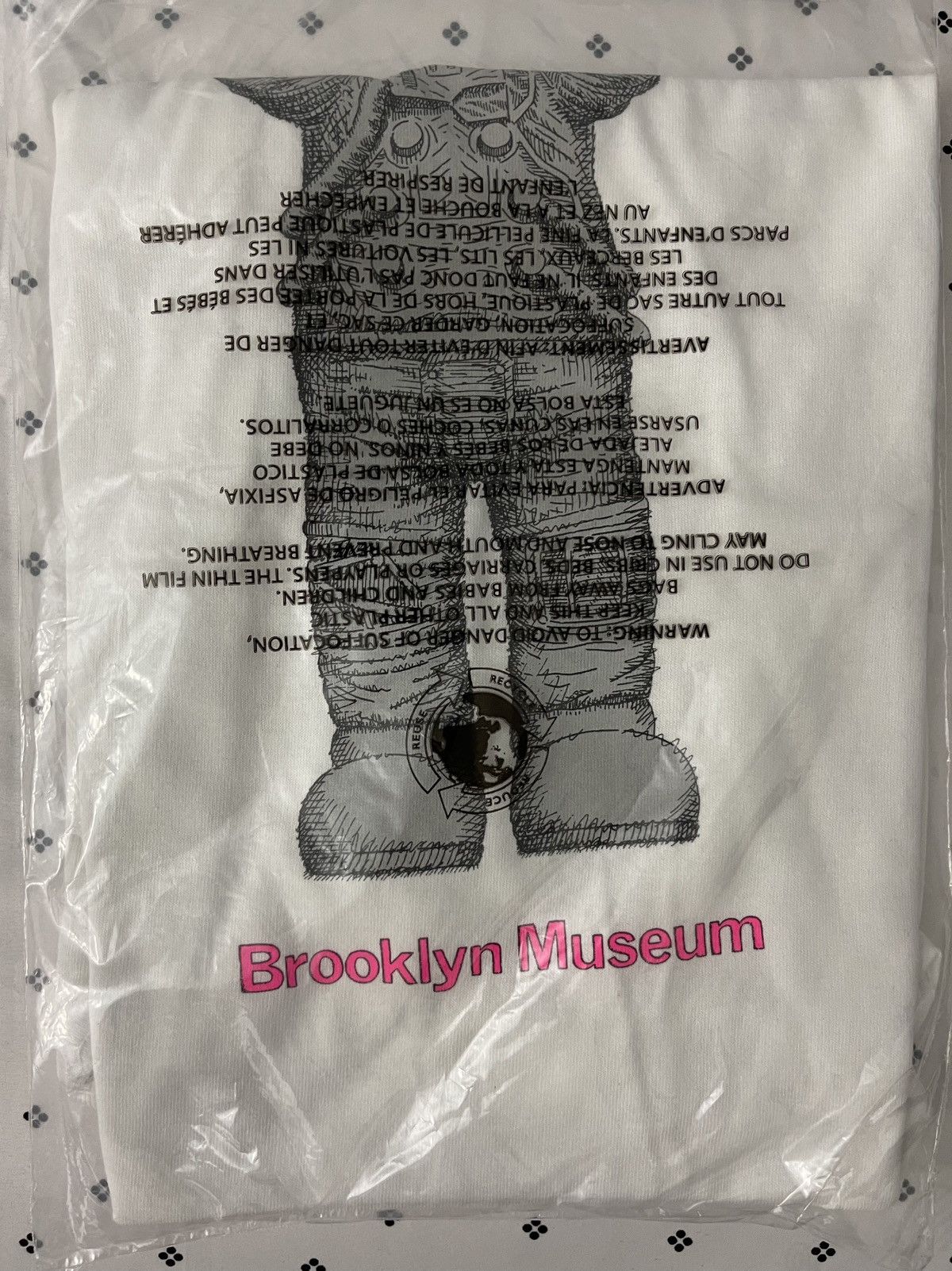 Kaws KAWS Brooklyn Museum T-shirt SPACE Companion LARGE Size US L / EU 52-54 / 3 - 2 Thumbnail