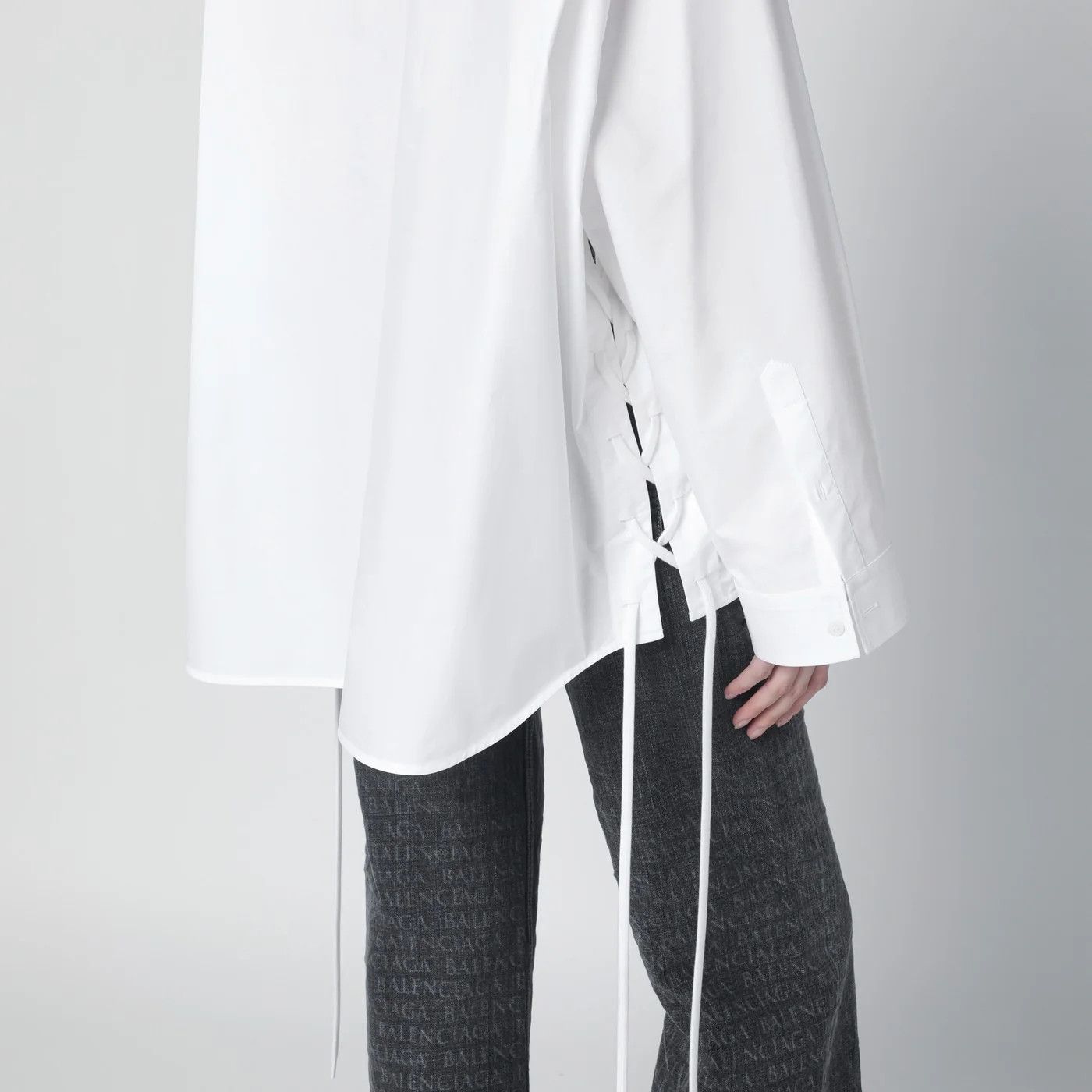 Balenciaga o1d2blof0426 Cotton Button Shirt in White Size XS / US 0-2 / IT 36-38 - 4 Thumbnail