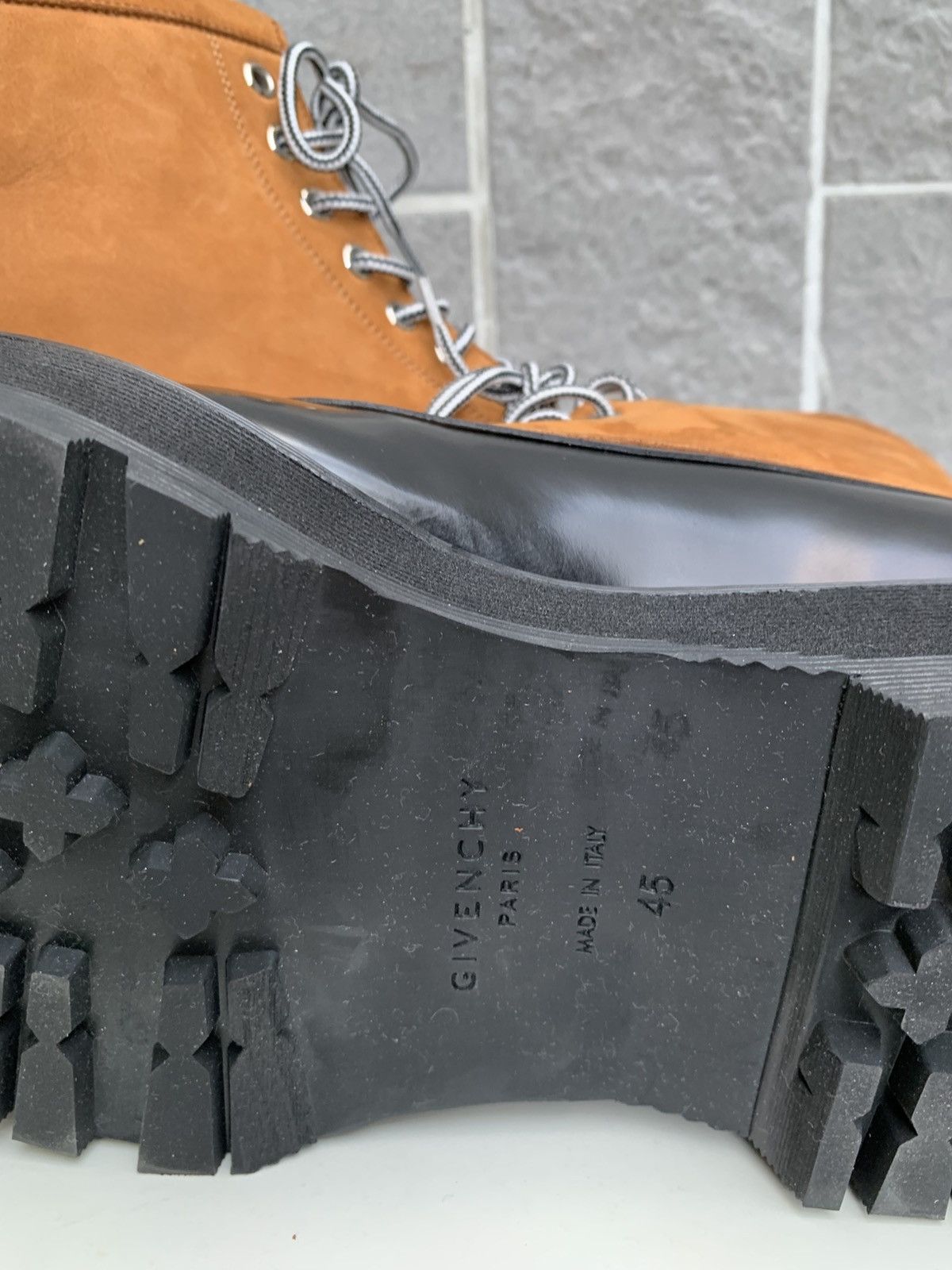 Givenchy Camden Snow Boots beige/black Size US 12 / EU 45 - 12 Thumbnail
