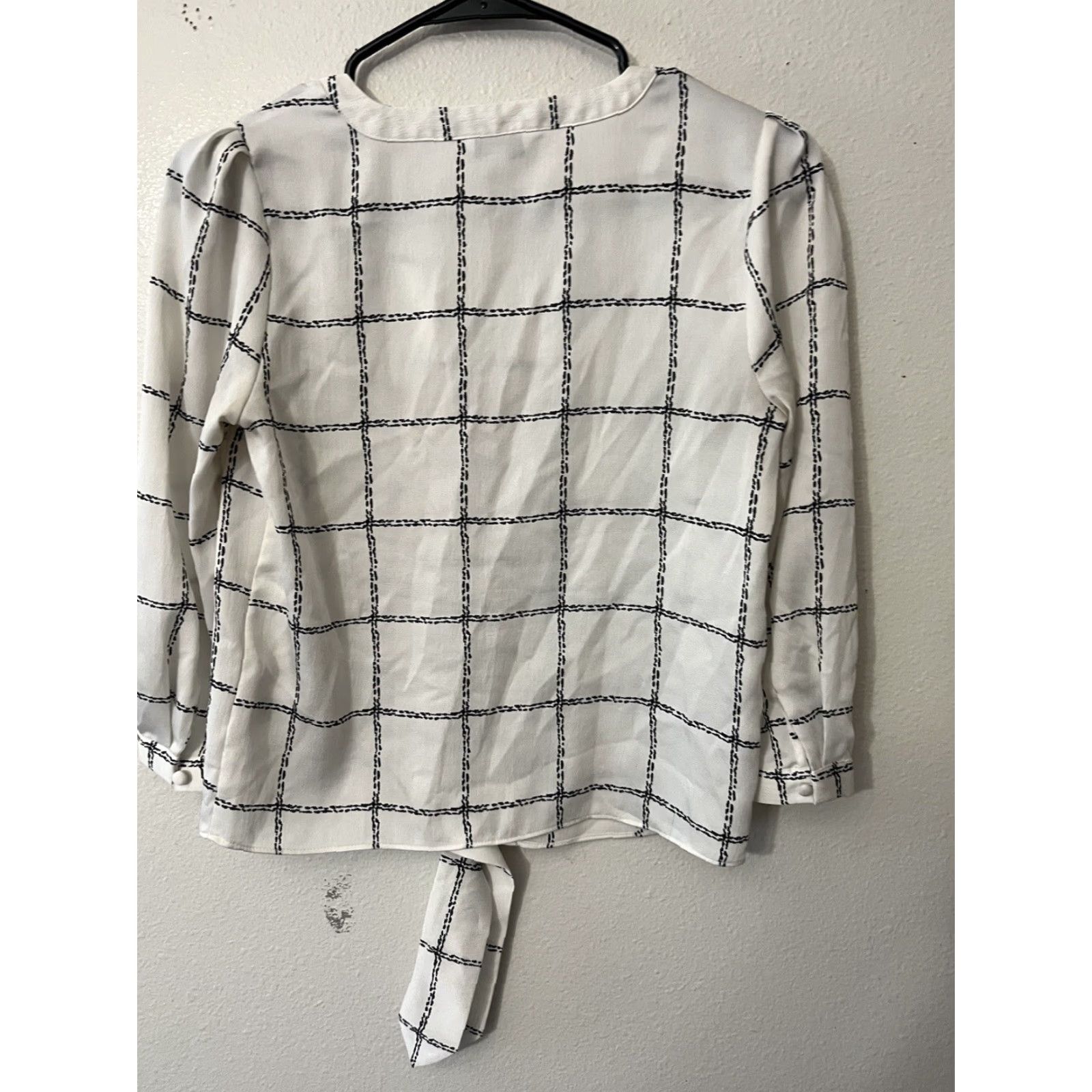 Express EXPRESS Tie Front Windowpane Blouse Women's White XS Cropped Long Sleeve V-Neck Polyester Top Size XS / US 0-2 / IT 36-38 - 2 Thumbnail
