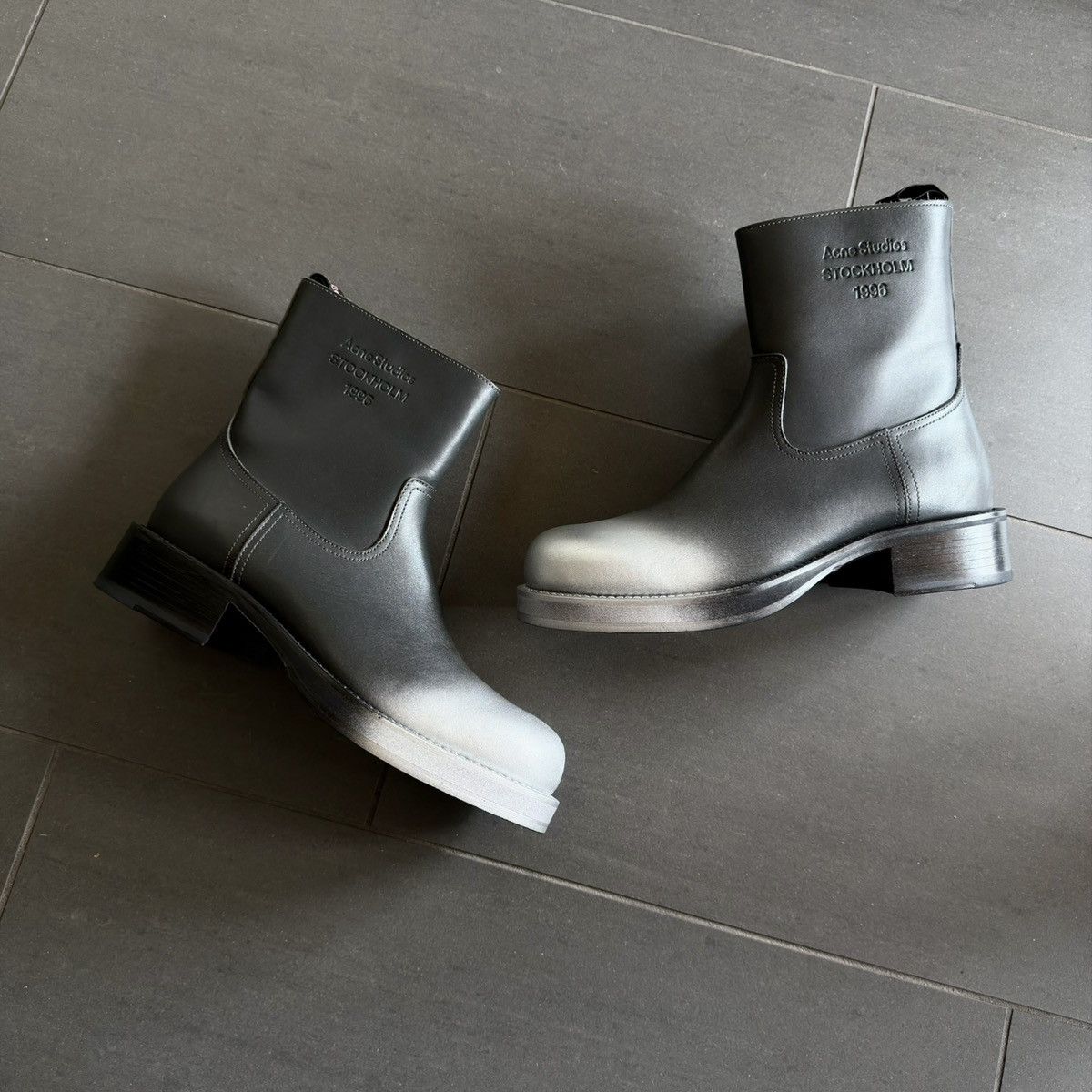 Acne Studios Acne Studios Chrome Gradient Zip Up Heel Engineer Boots Size US 9 / EU 42 - 1 Thumbnail
