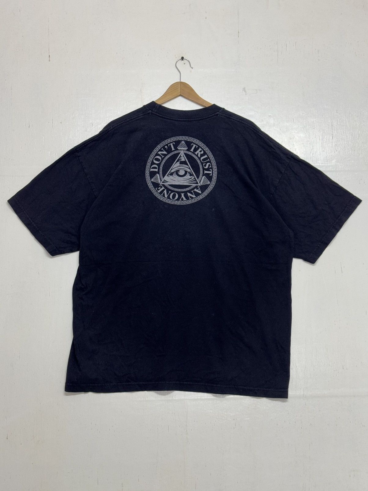 Vintage Vintage Dont Trust Anyone Sunfaded Size US XXL / EU 58 / 5 - 2 Thumbnail
