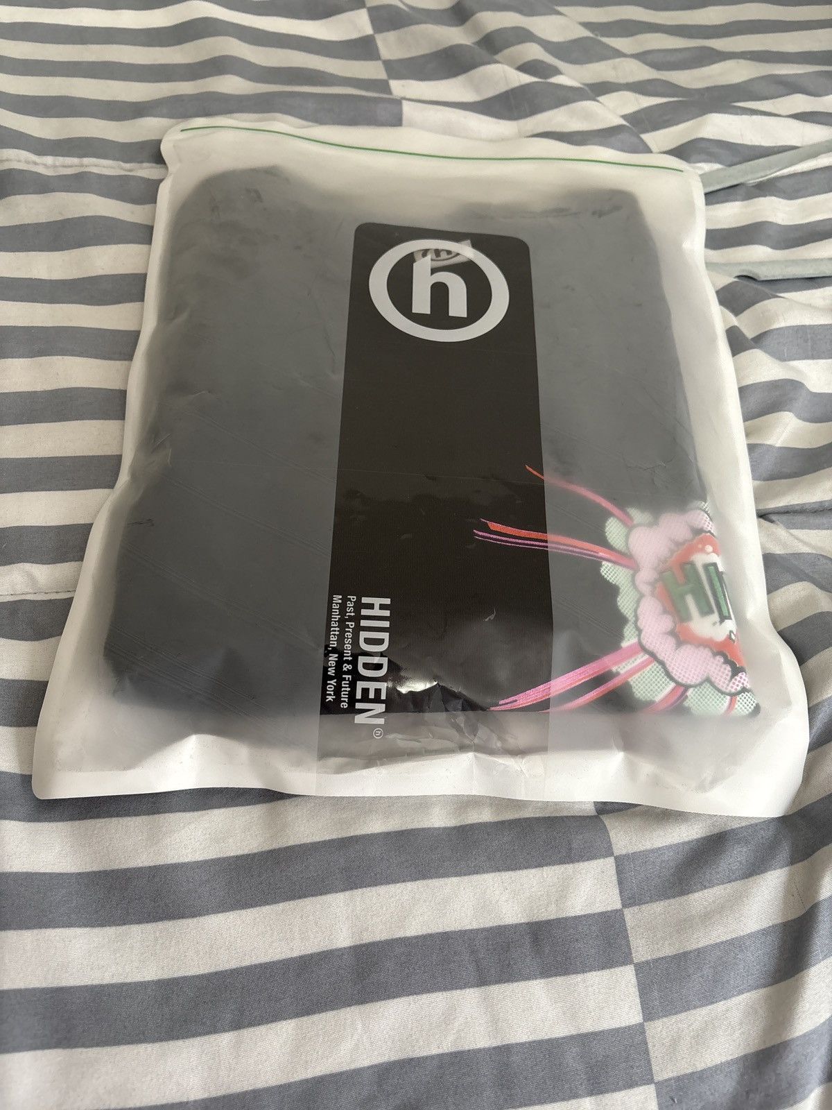 HIDDEN Hidden Lichten T-Shirt Size US XL / EU 56 / 4 - 6 Thumbnail