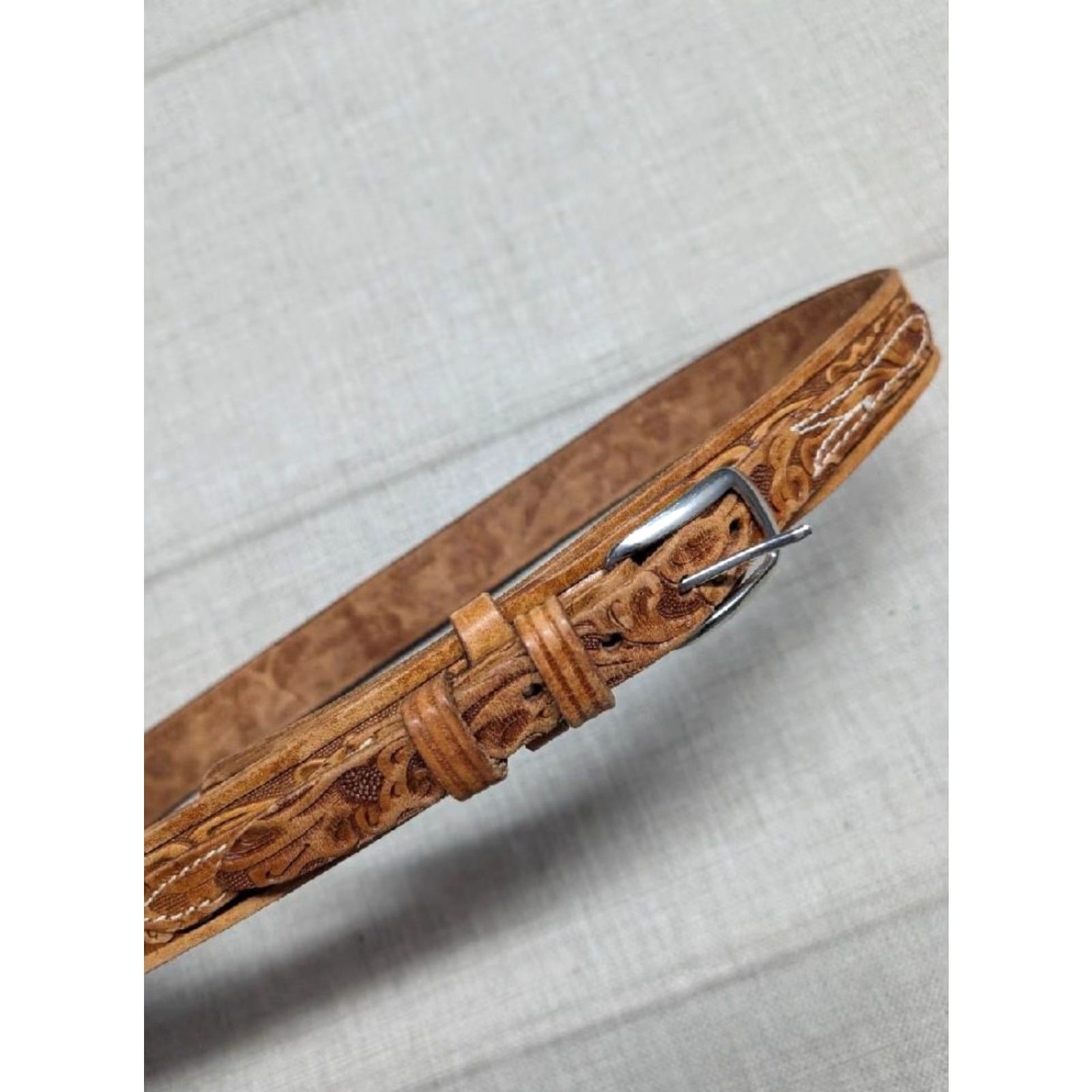 Vintage VINTAGE Looper ranger belt 34 brown floral western belt Cowhide leather Mens 34 Brown floral Ranger Western buckle snaps Size 34 - 2 Thumbnail
