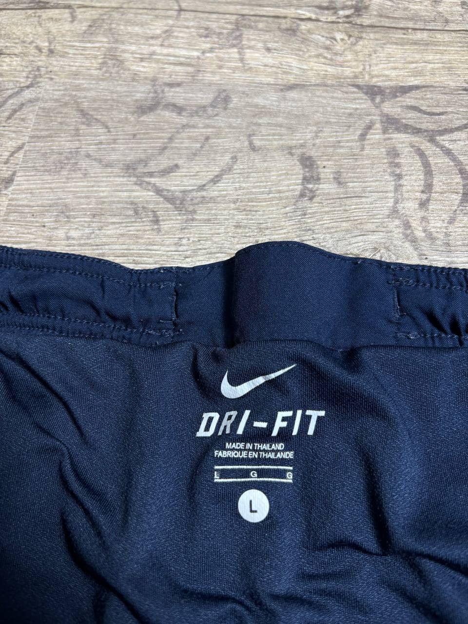 Nike Barcelona Away 2010-11 Nike Shorts SZ L soccer football Size US 34 / EU 50 - 9 Thumbnail
