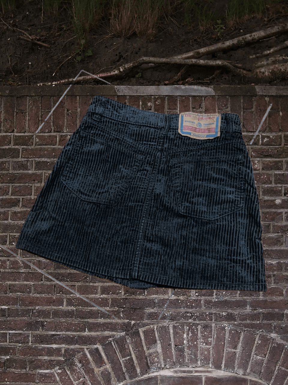 Diesel VTG Diesel Women's Corduroy mini skirt Y2K Size 27" / US 4 / IT 40 - 1 Thumbnail