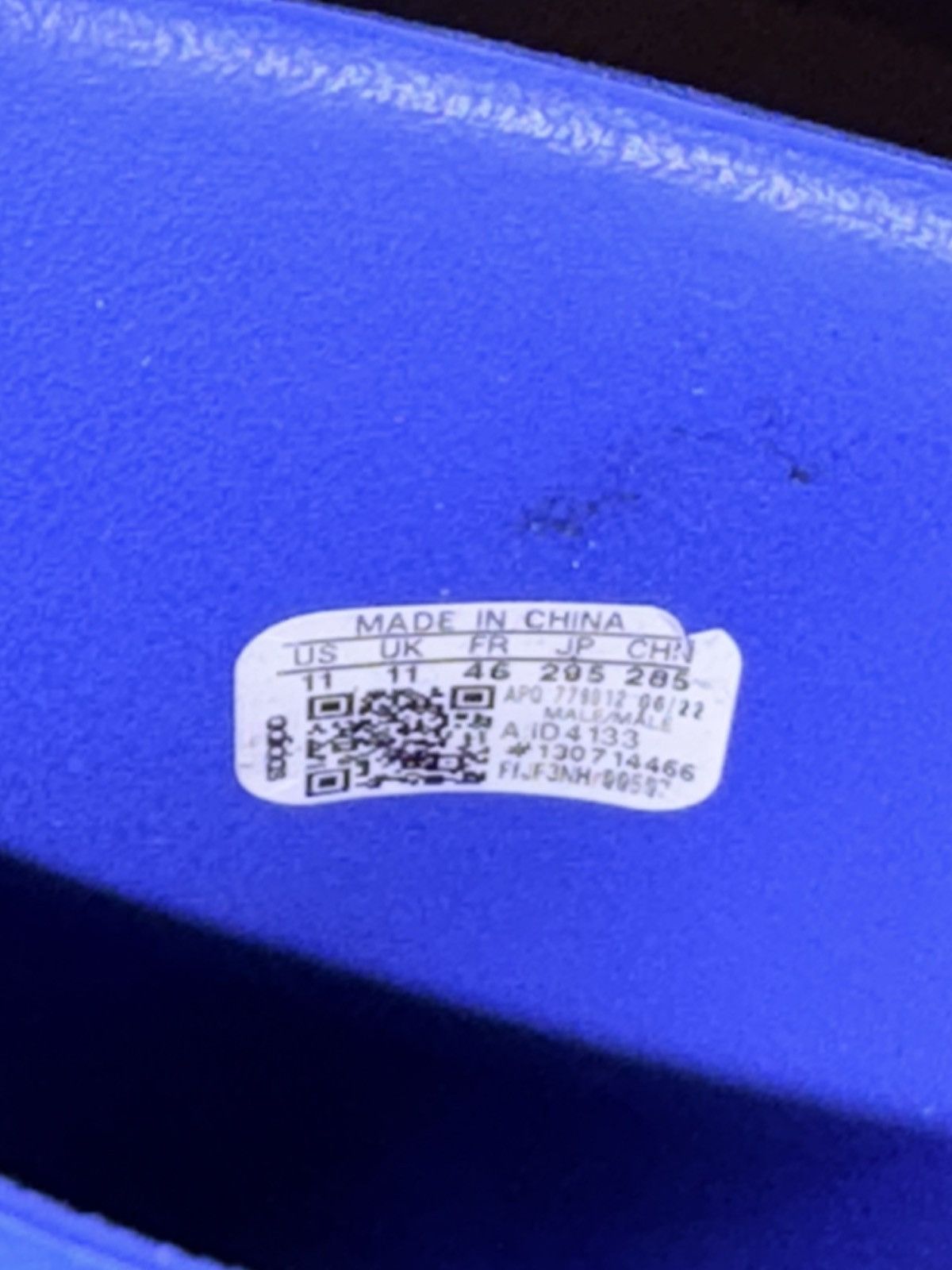 Yeezy Yeezy Slide Azure Size US 11 / EU 44 - 3 Thumbnail