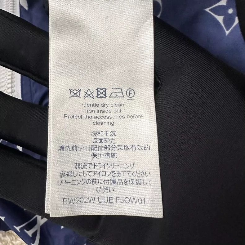 Louis Vuitton Louis Vuitton Women's classic hooded jacket Size XS / US 0-2 / IT 36-38 - 2 Thumbnail