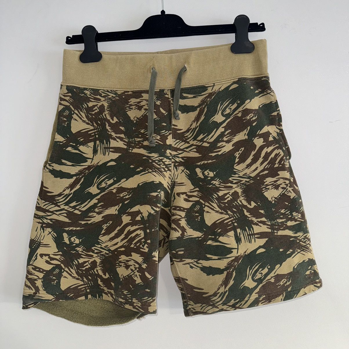 Bape Lizard Camo Sweat Shorts Size US 30 / EU 46 - 1 Thumbnail
