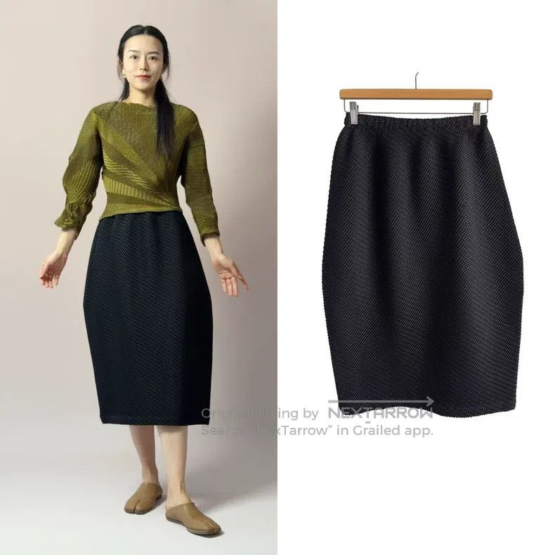 Issey Miyake Issey Miyake Black Midi Skirt Size 25" / US 0 / IT 36 - 1 Thumbnail