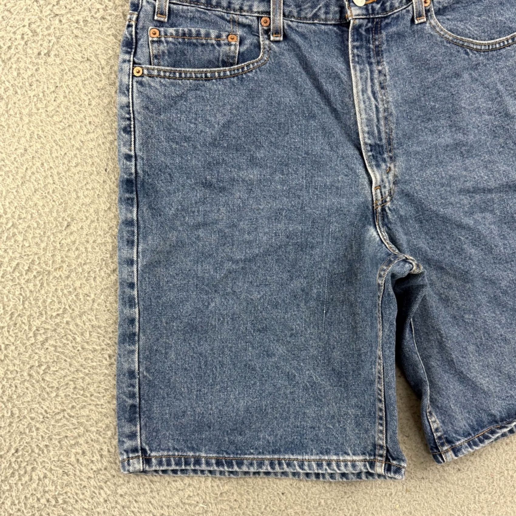 Levi's VINTAGE Levi's 550 Jean Shorts Men 36 Blue Relaxed Fit Baggy 90s Biker Skate 10" Jeans Shorts 36 Mens Denim Classic 5-Pocket Size US 36 / EU 52 - 3 Thumbnail