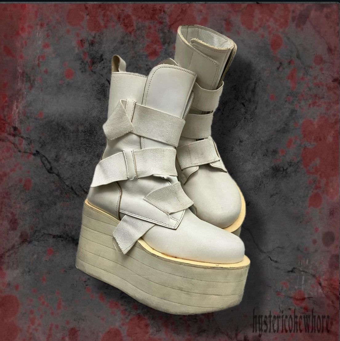 Koji kuga white platforms