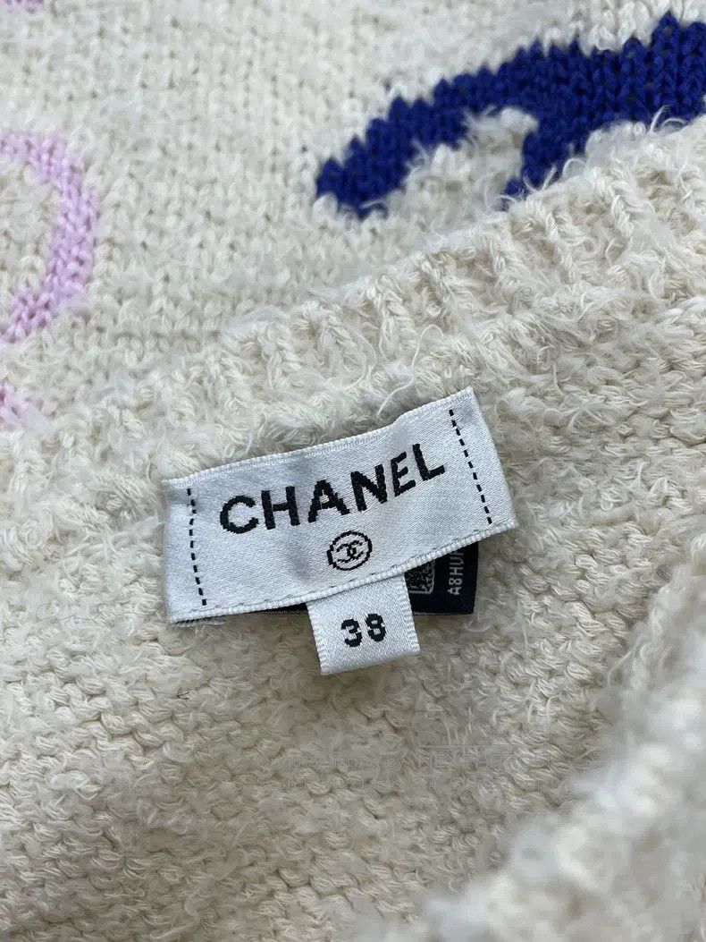 Chanel Chanel 23p popular white letter double C letter logo graff Size XS / US 0-2 / IT 36-38 - 3 Thumbnail