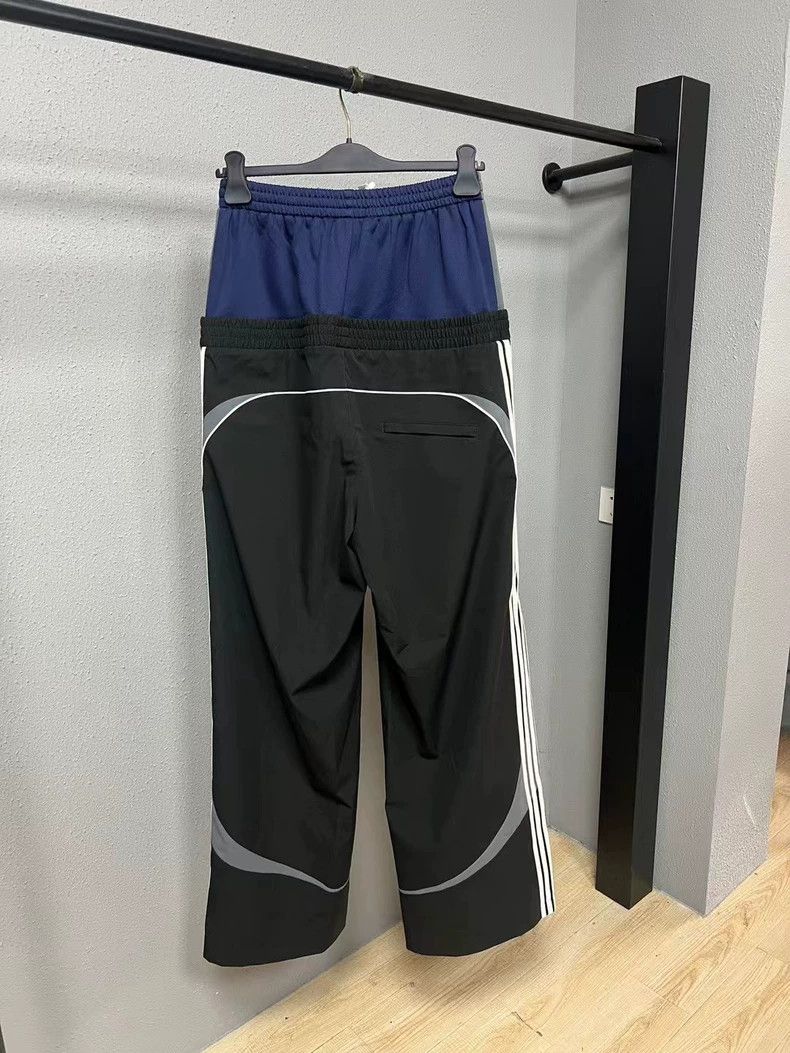 Balenciaga Balenciaga Black and blue paneled sweatpants Size US 26 / EU 42 - 2 Thumbnail